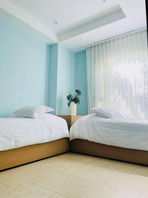 Modern Comfort - Spacious 2BR in Walled City