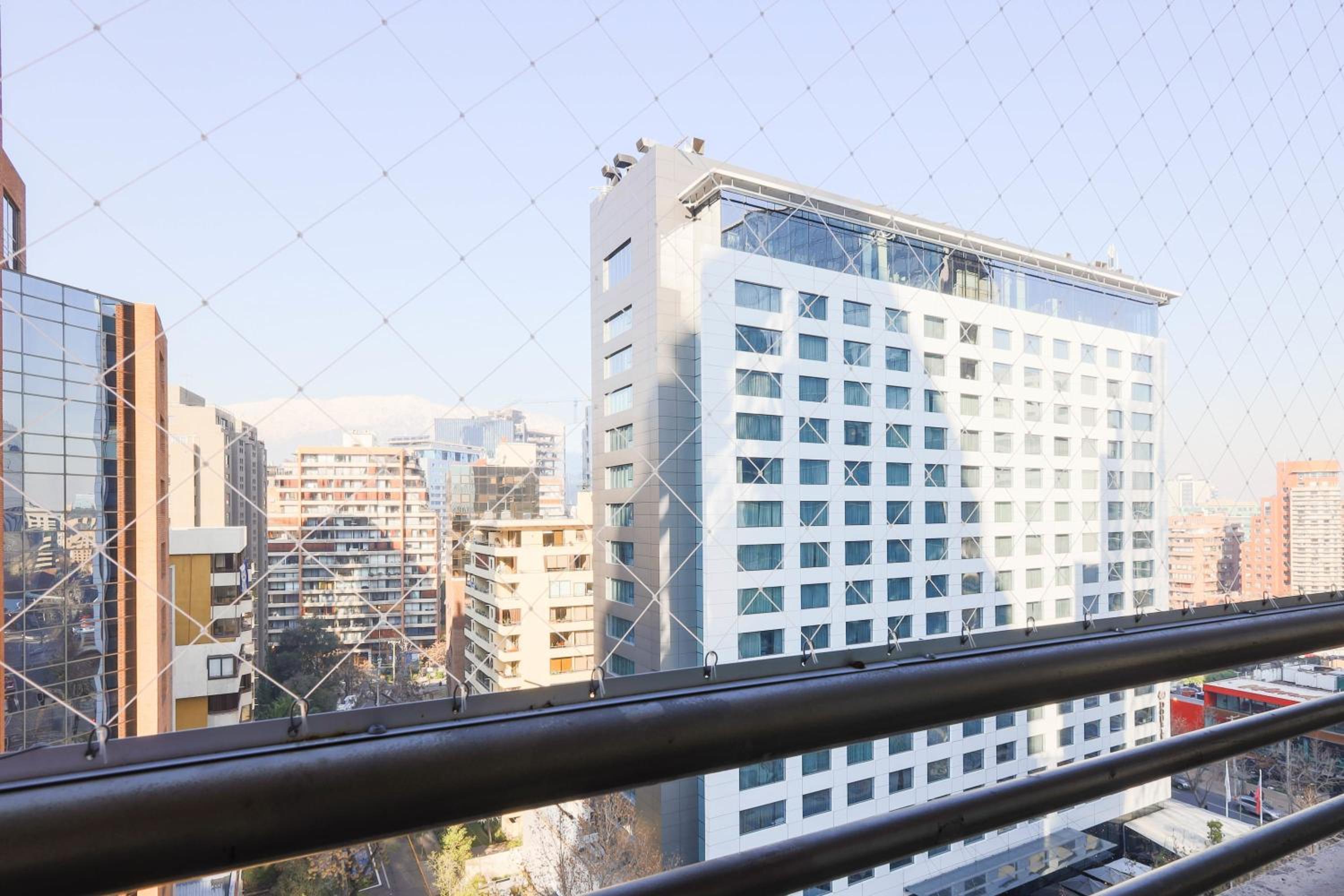 Vitacura Tower a pasos de Costanera Center & Metro