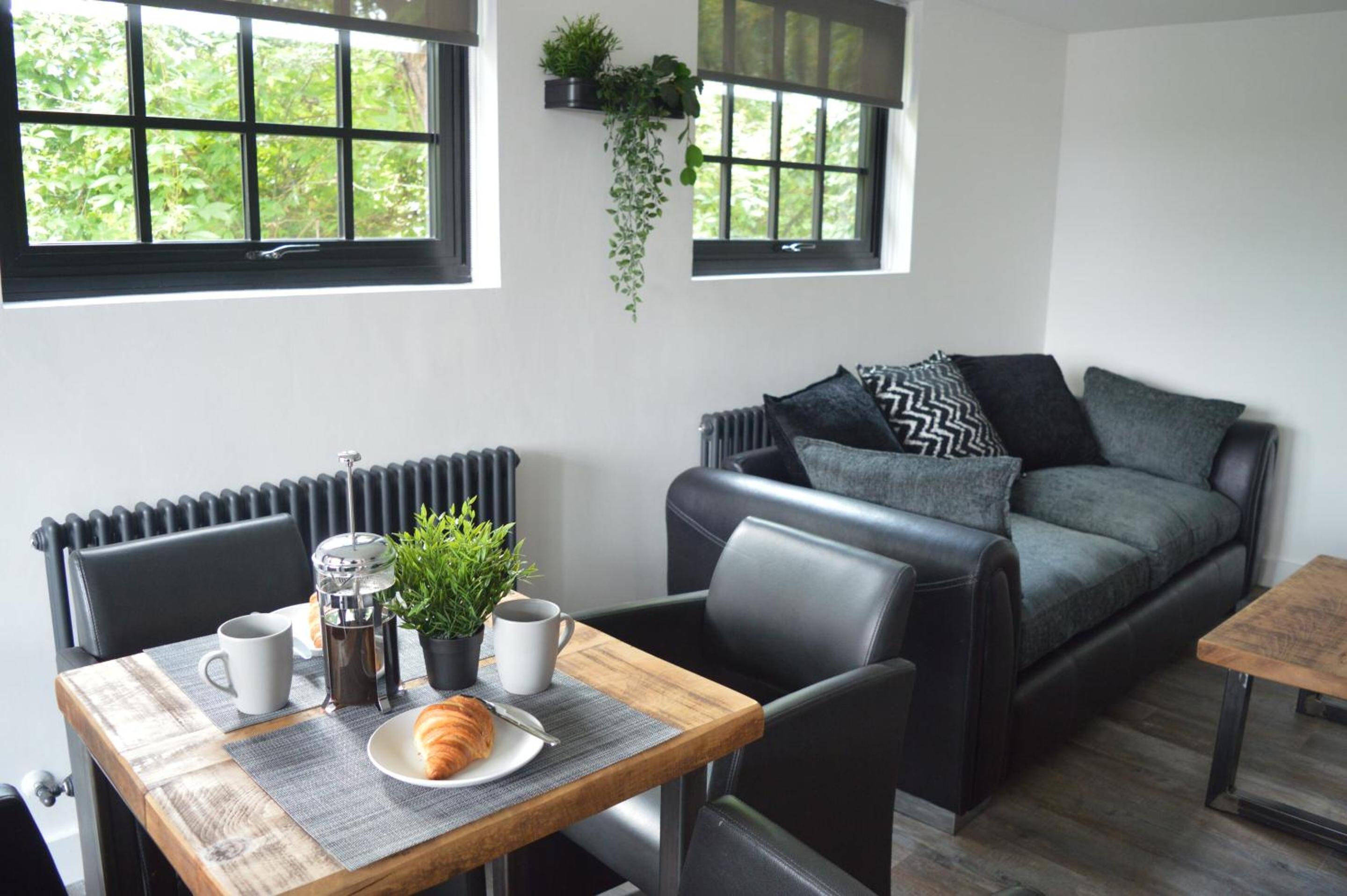 Booking Urban Halstead