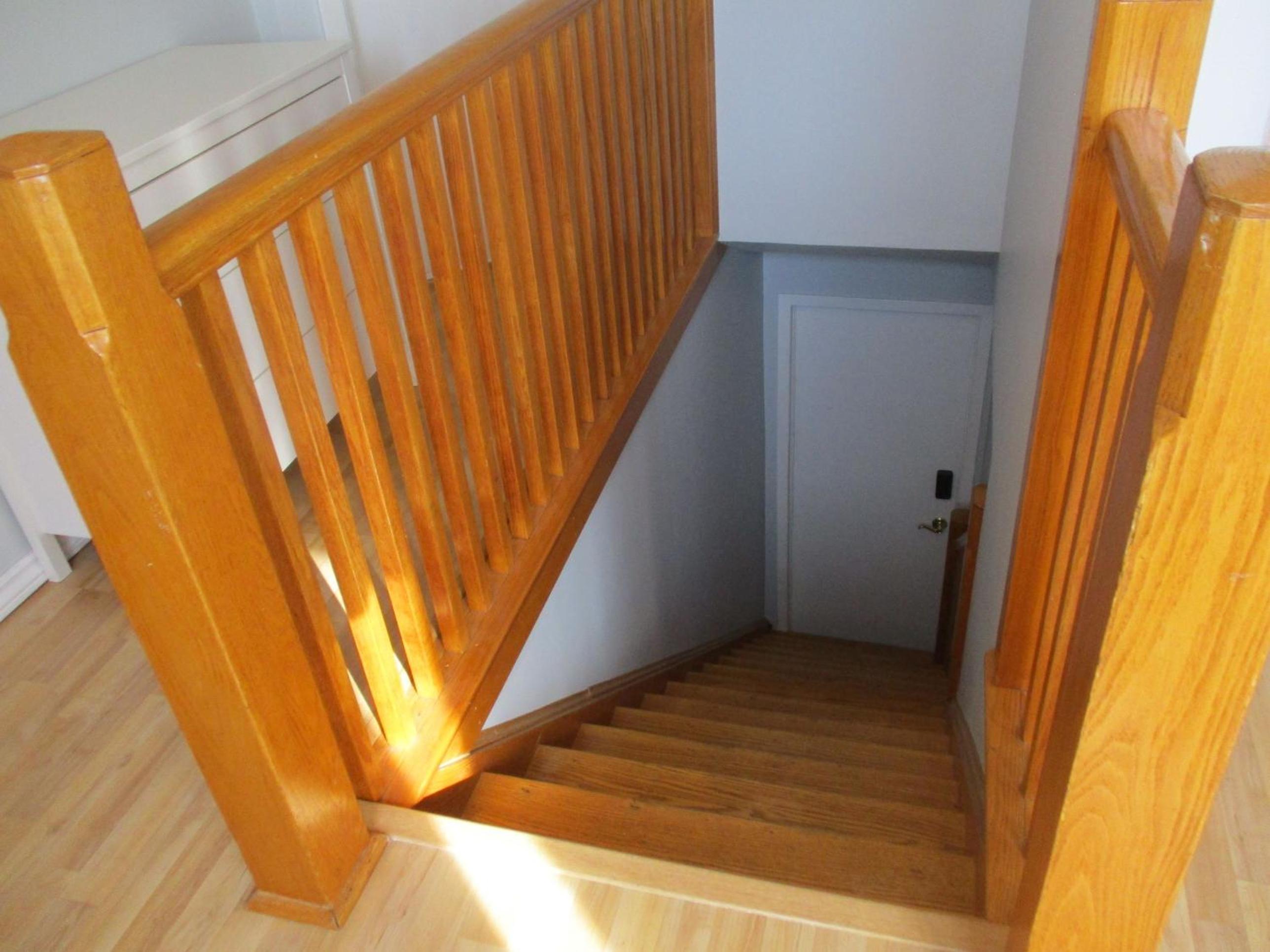 High Park Double room with exclusive Washroom Kitchen and living rooms
