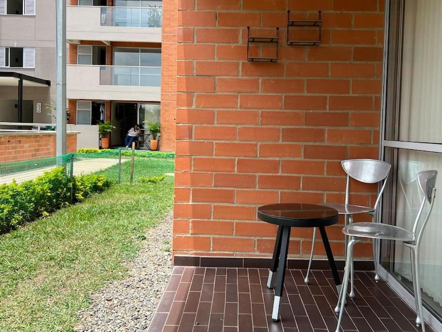 Moderno Apto Con Terraza Privada en Sector Estadio