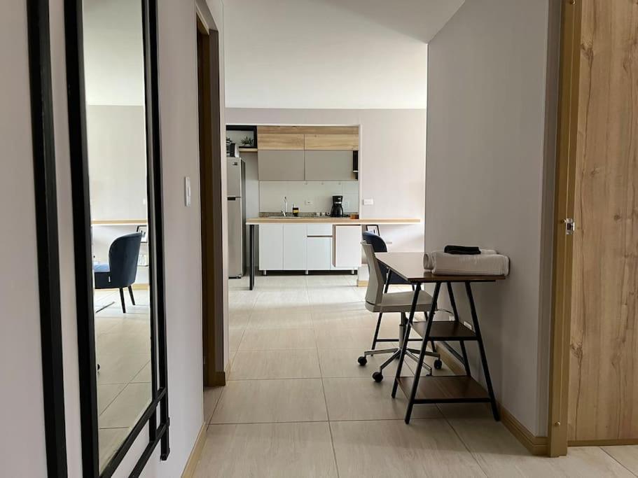 Moderno Apto Con Terraza Privada en Sector Estadio