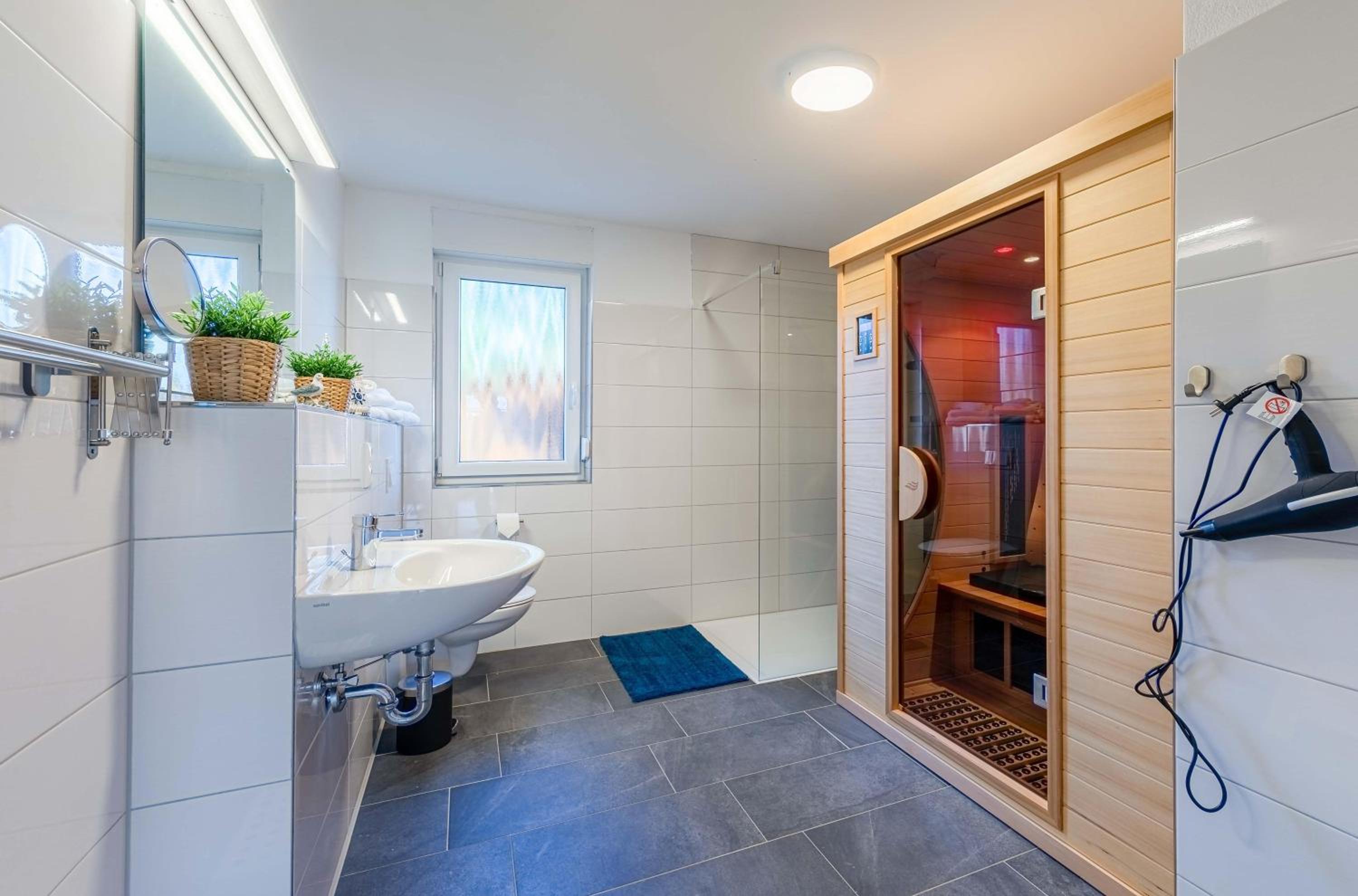 Merlin Nest - Komfortable Wohnung mit Terrasse, Garten & Infrarotkabine