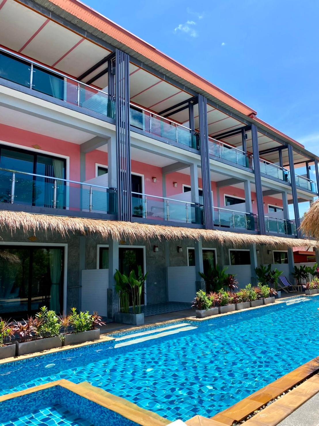 Hotel Lanta Just Come Hotel - Image 1