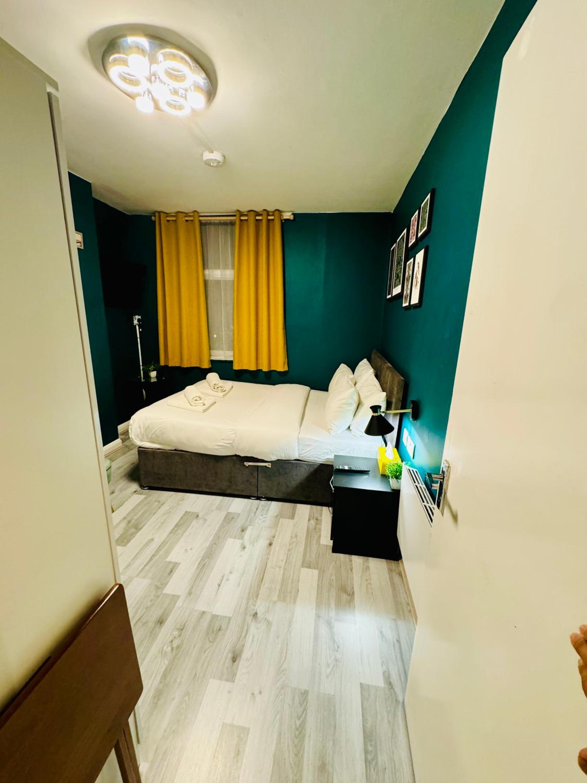 Unique Studio Flat in City 1110