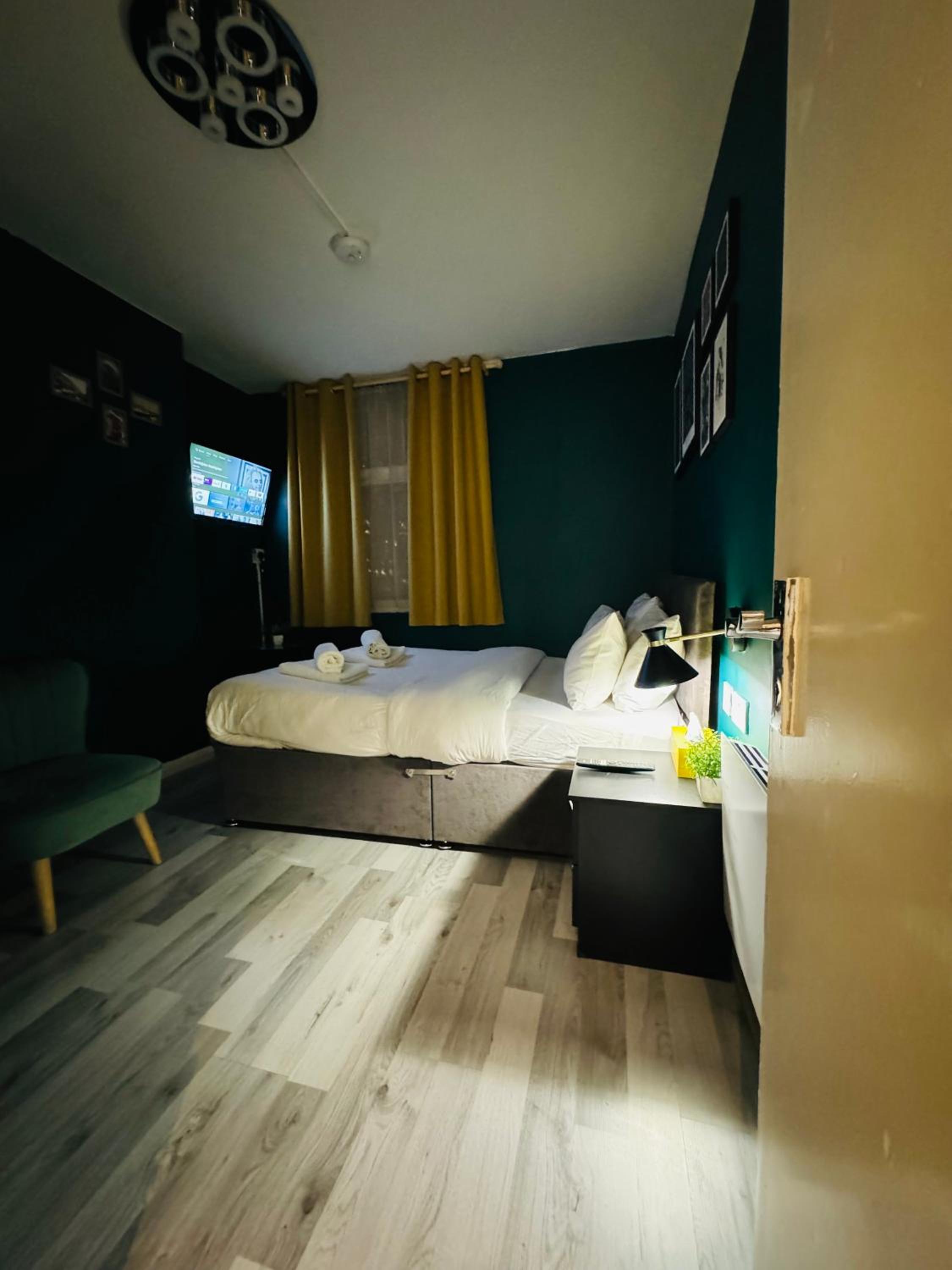 Unique Studio Flat in City 1110