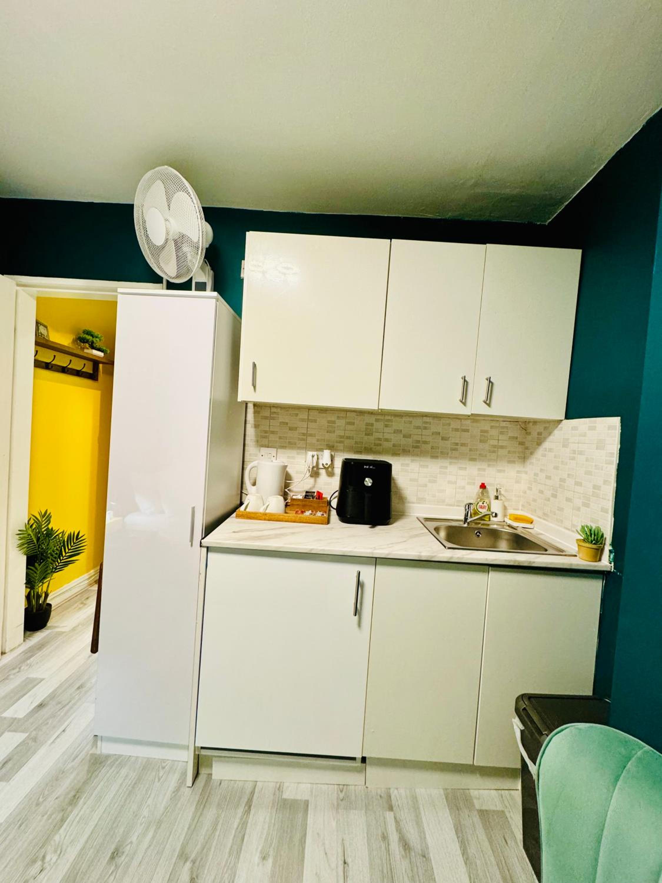 Unique Studio Flat in City 1110