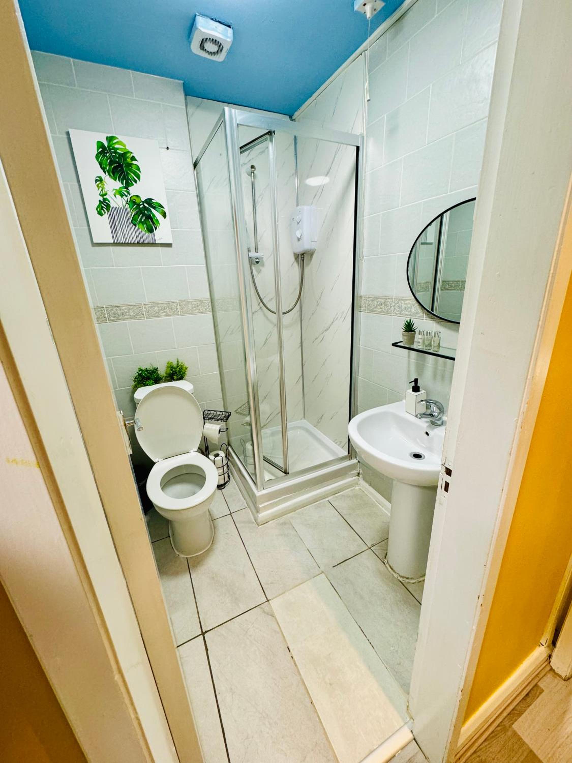 Unique Studio Flat in City 1110