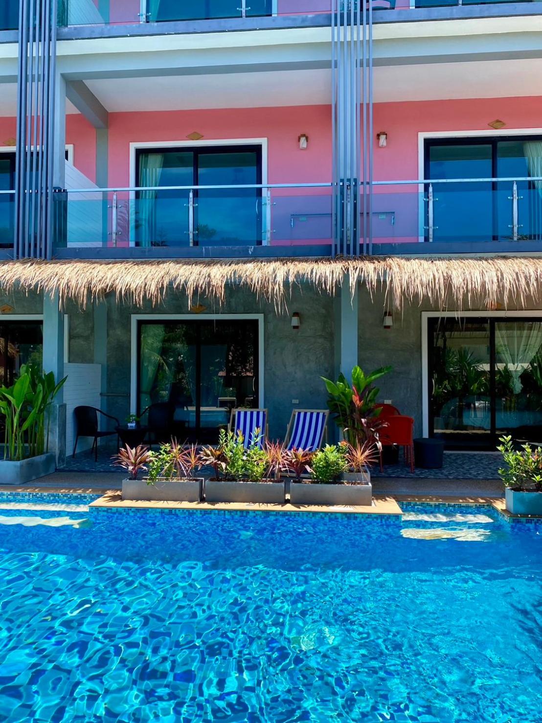 Lanta Just Come Hotel