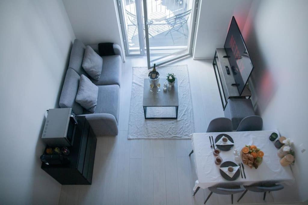 Elegant Penthouse Loft - Near the Airport view 4