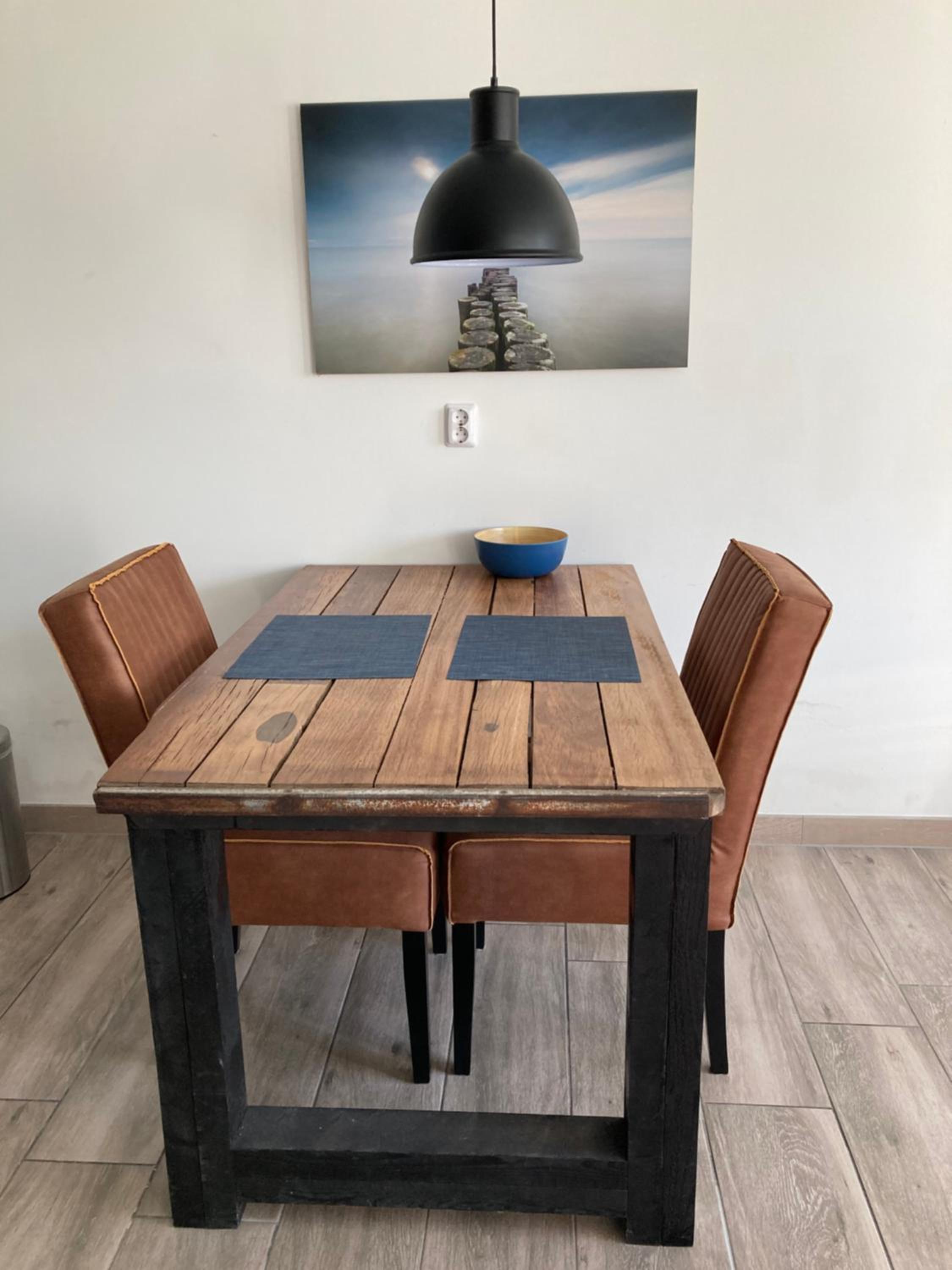 Bungalow op bedrijf met melkkoeien view 3