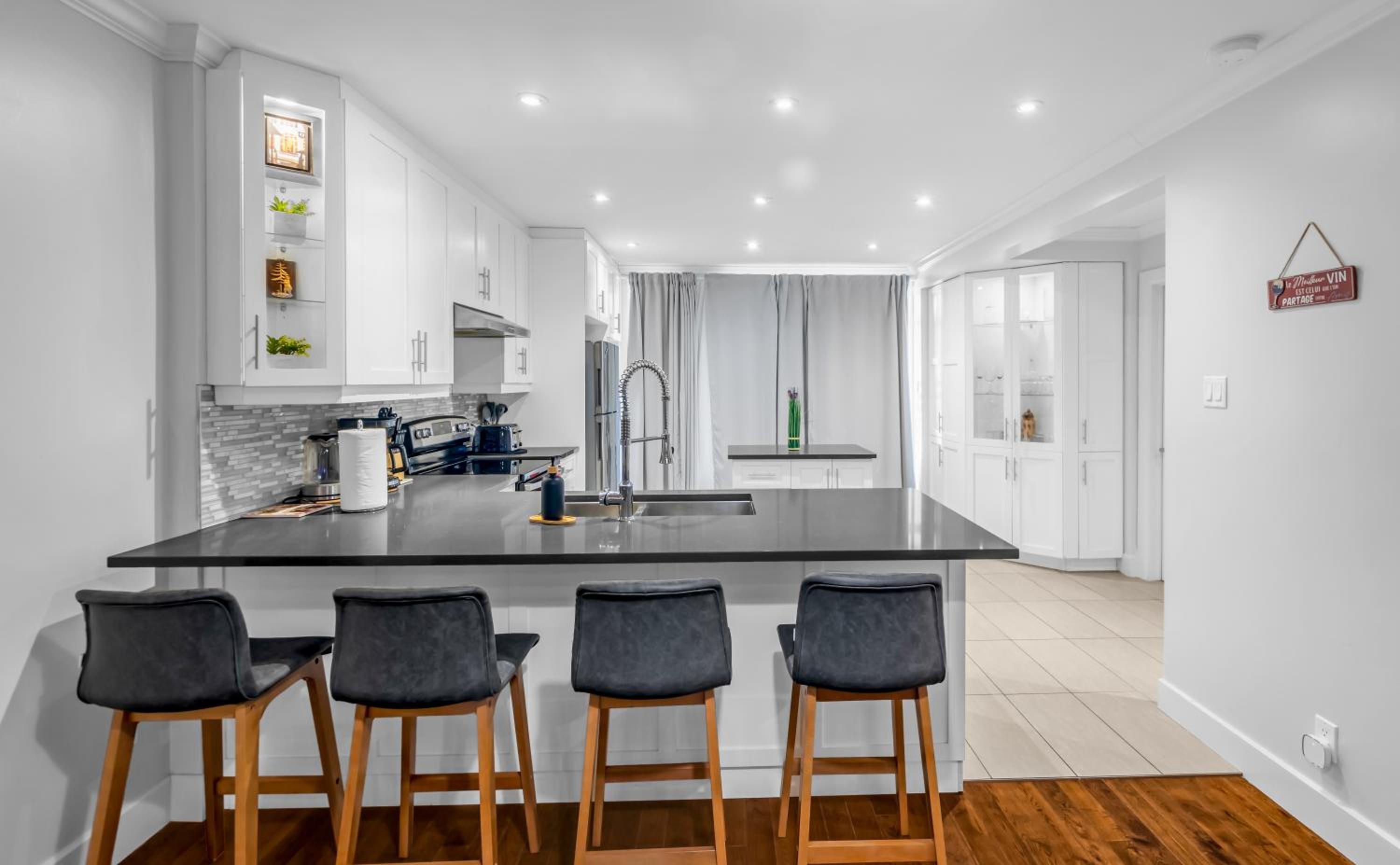 Amazing 3-Bedrooms in Rosemont - Montreal