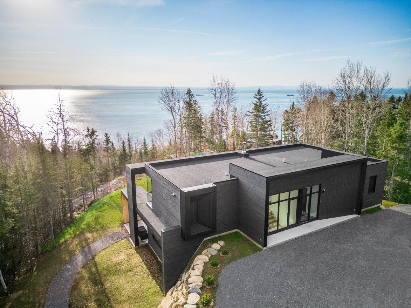 Le Ruisseau: luxurious villa in Charlevoix.