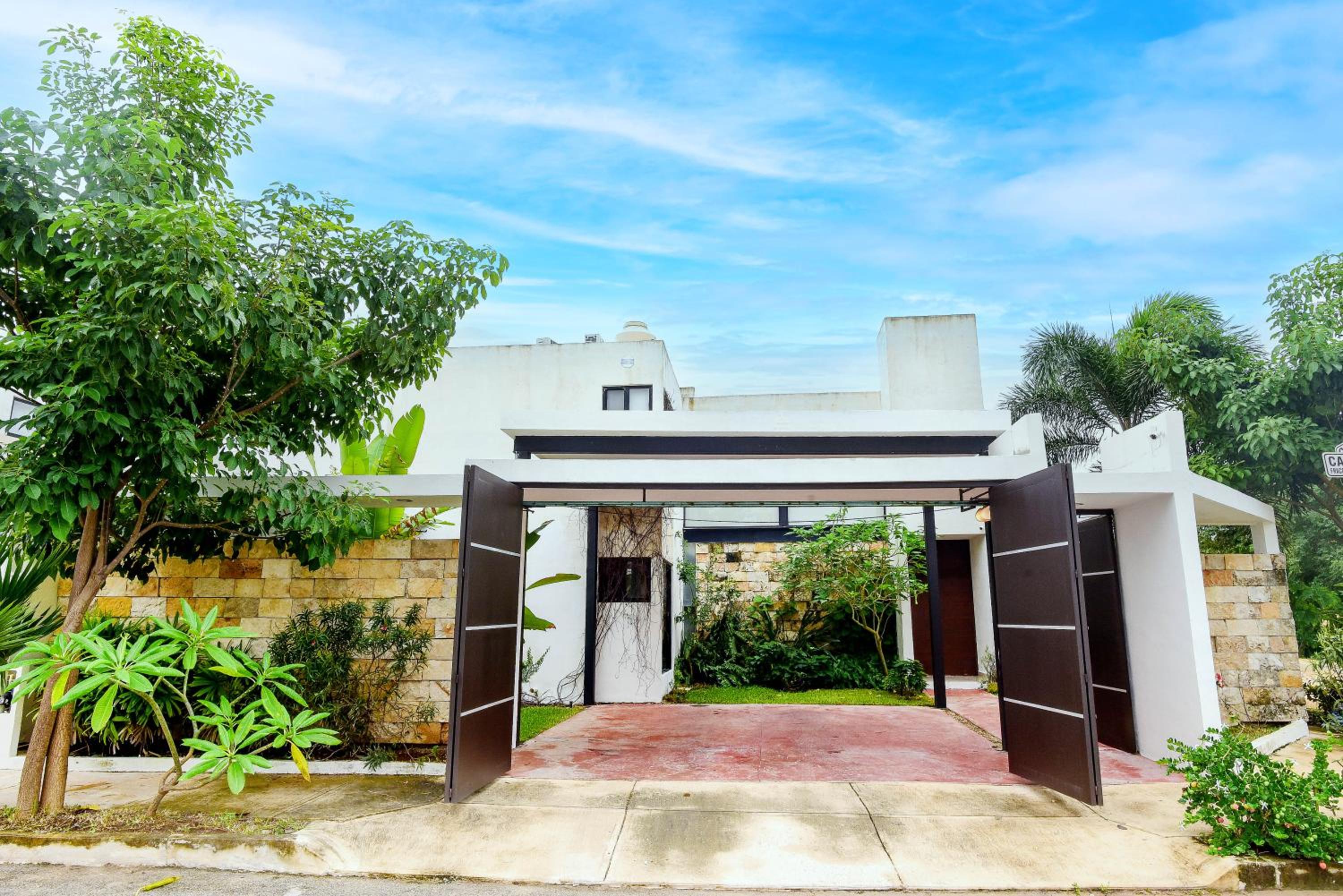 Elegant and comfortable villa in Real Montejo view 3