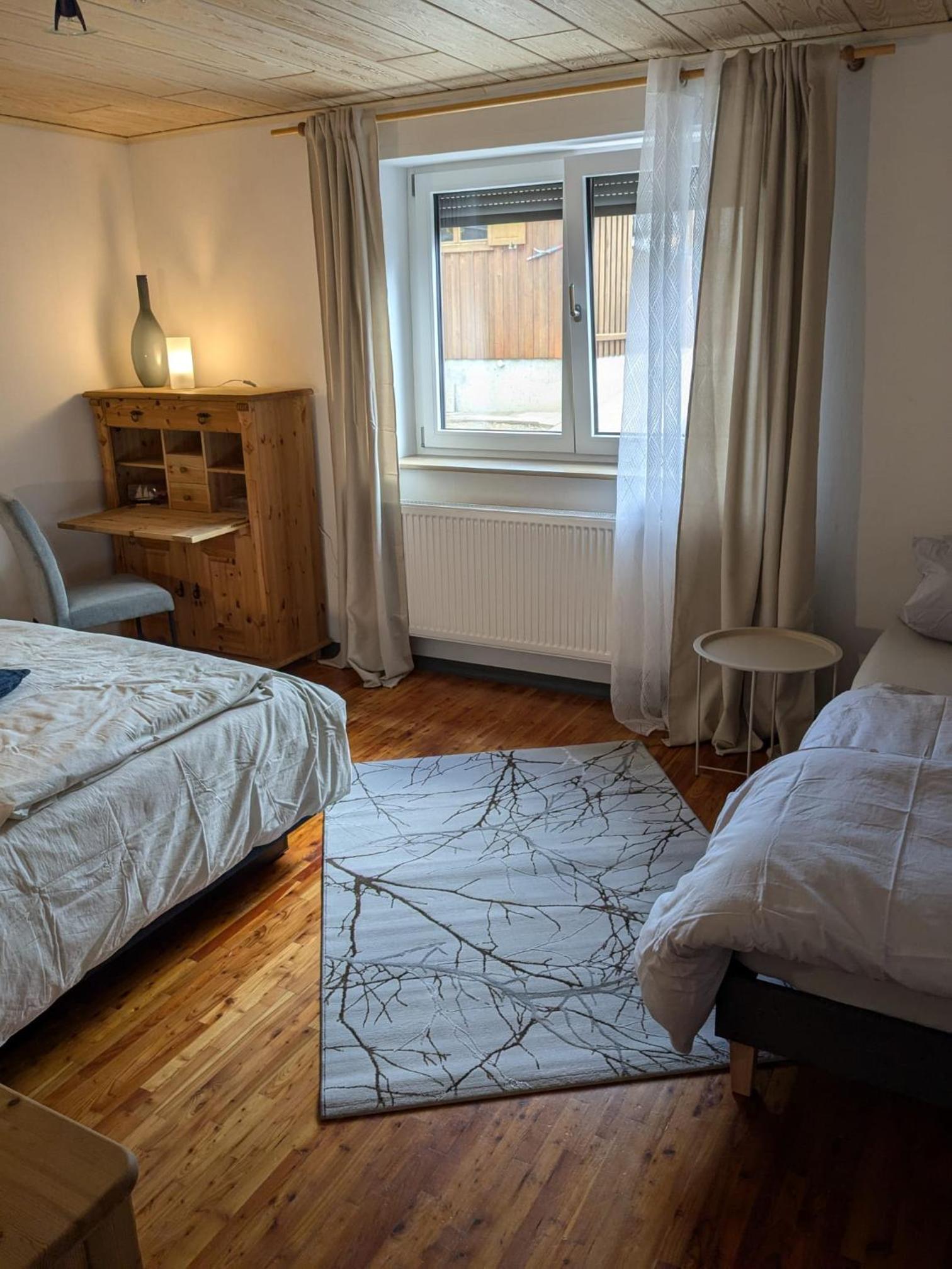 Gemütliche EG Wohnung nahe DAA, Würzburg, A3, A7, A81, in Fuchsstadt