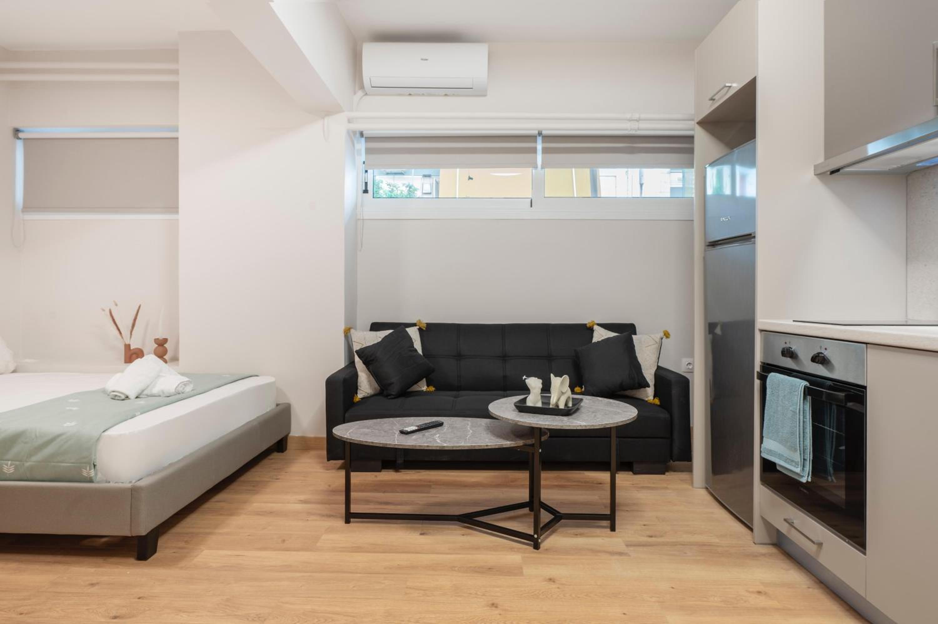Oculus Kolonos Suites by Live&Travel