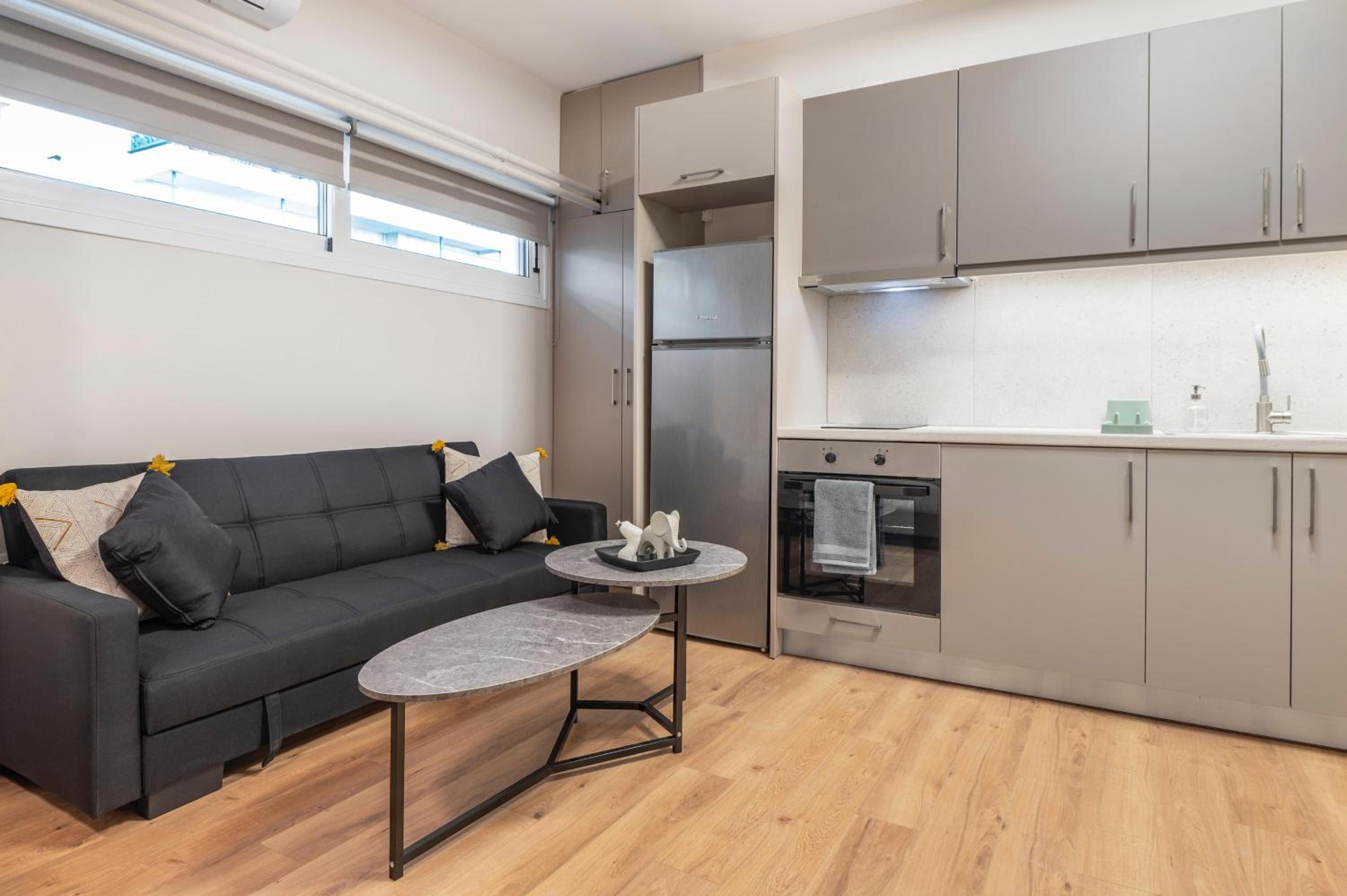 Oculus Kolonos Suites by Live&Travel