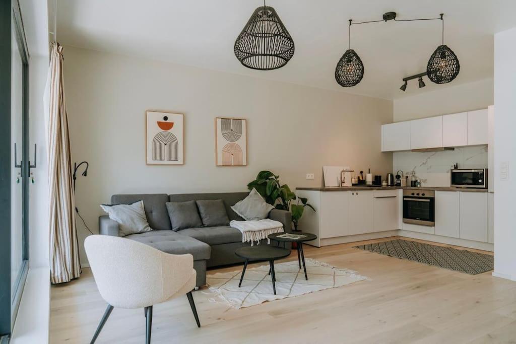 2 bedroom apartment and private parking in Liège center