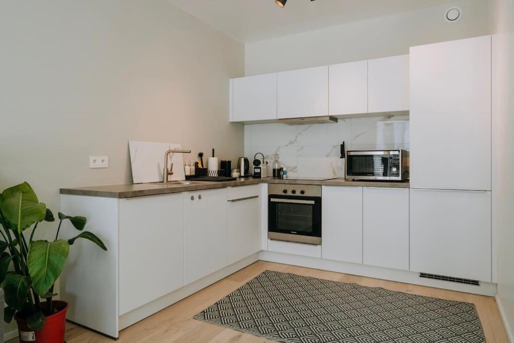 2 bedroom apartment and private parking in Liège center