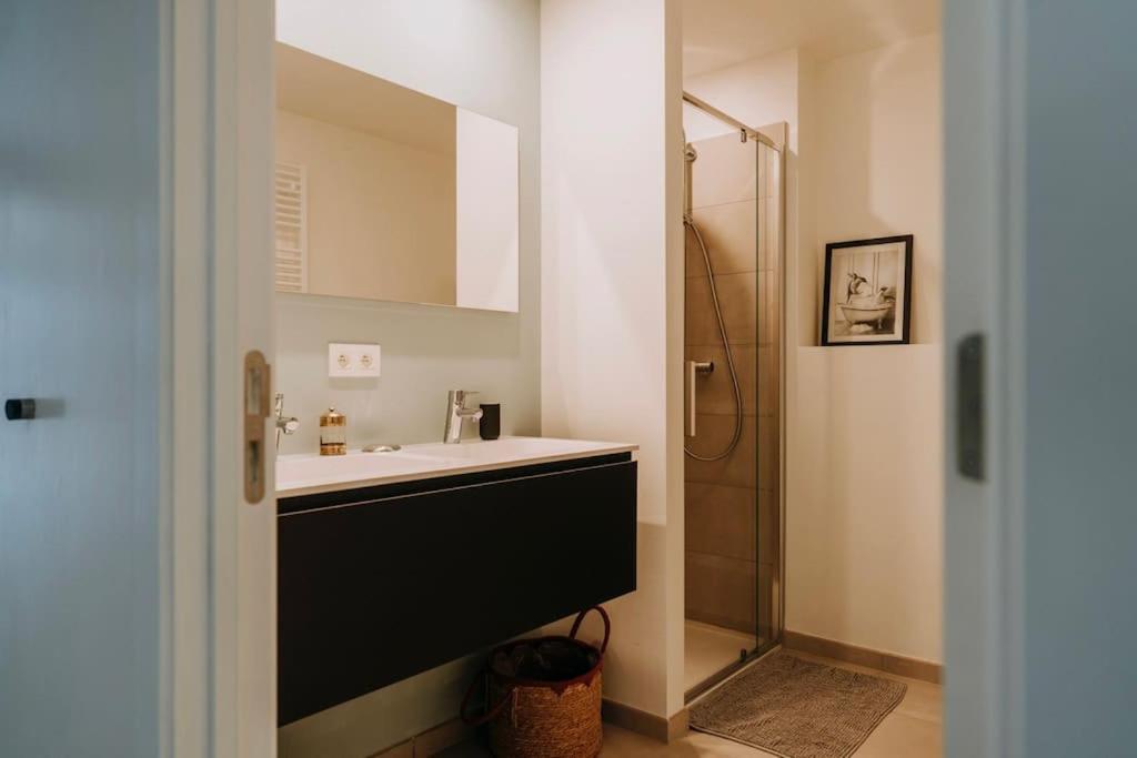 2 bedroom apartment and private parking in Liège center