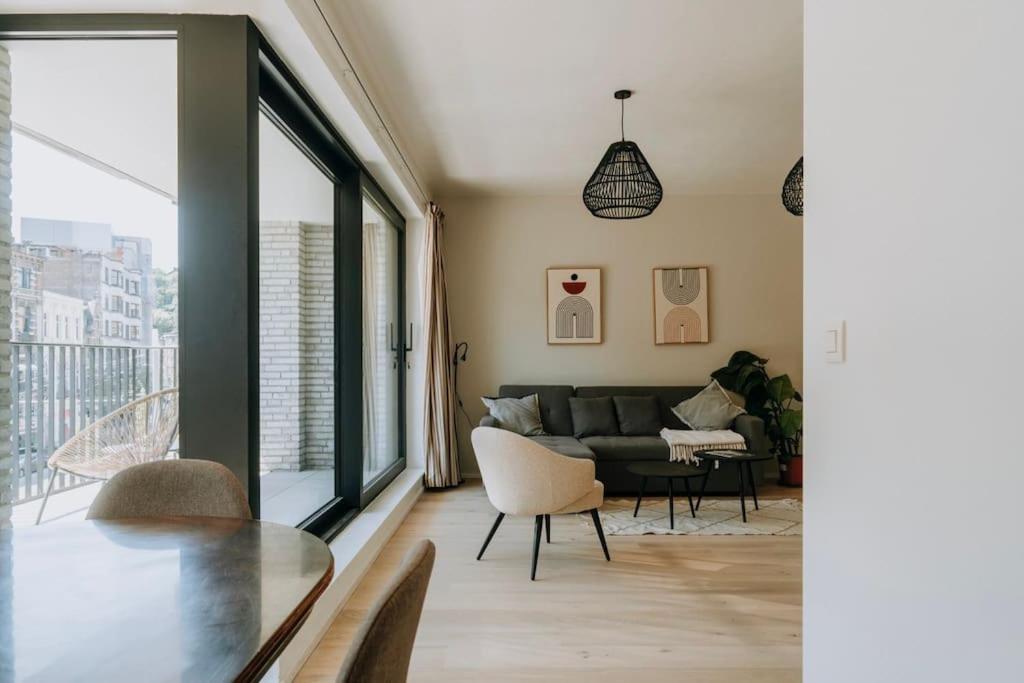 2 bedroom apartment and private parking in Liège center