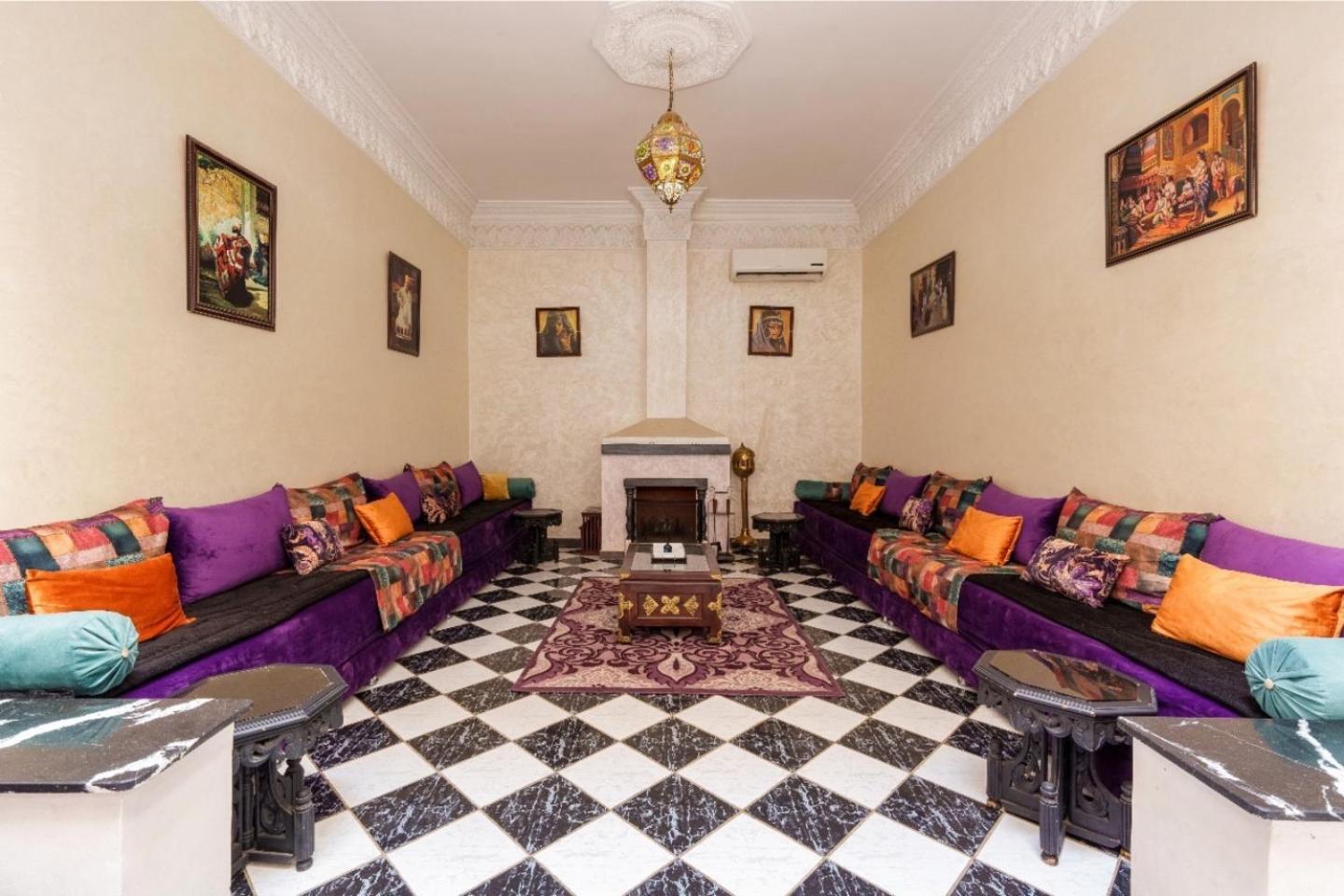 lounge