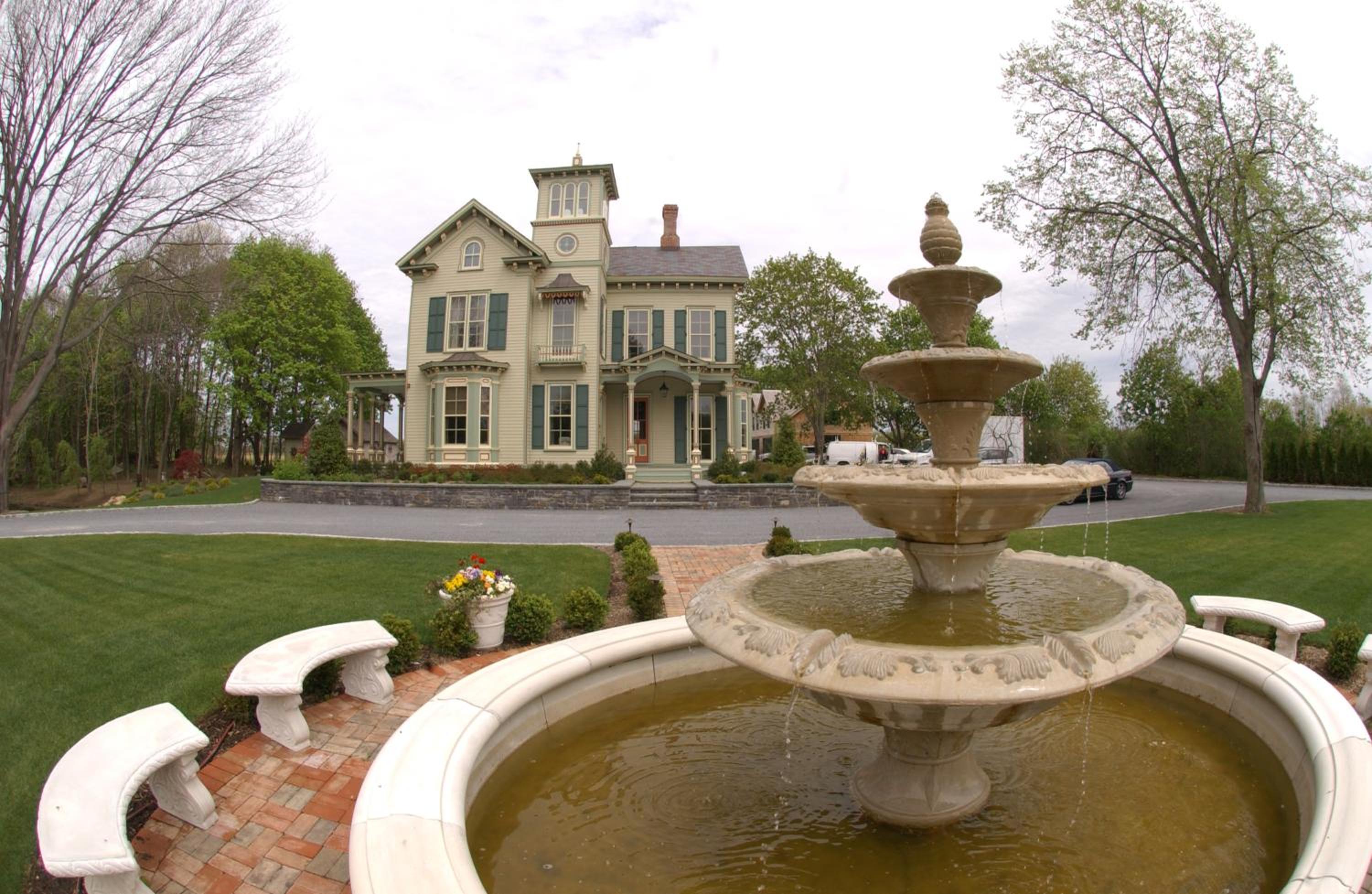 Jedediah Hawkins Inn