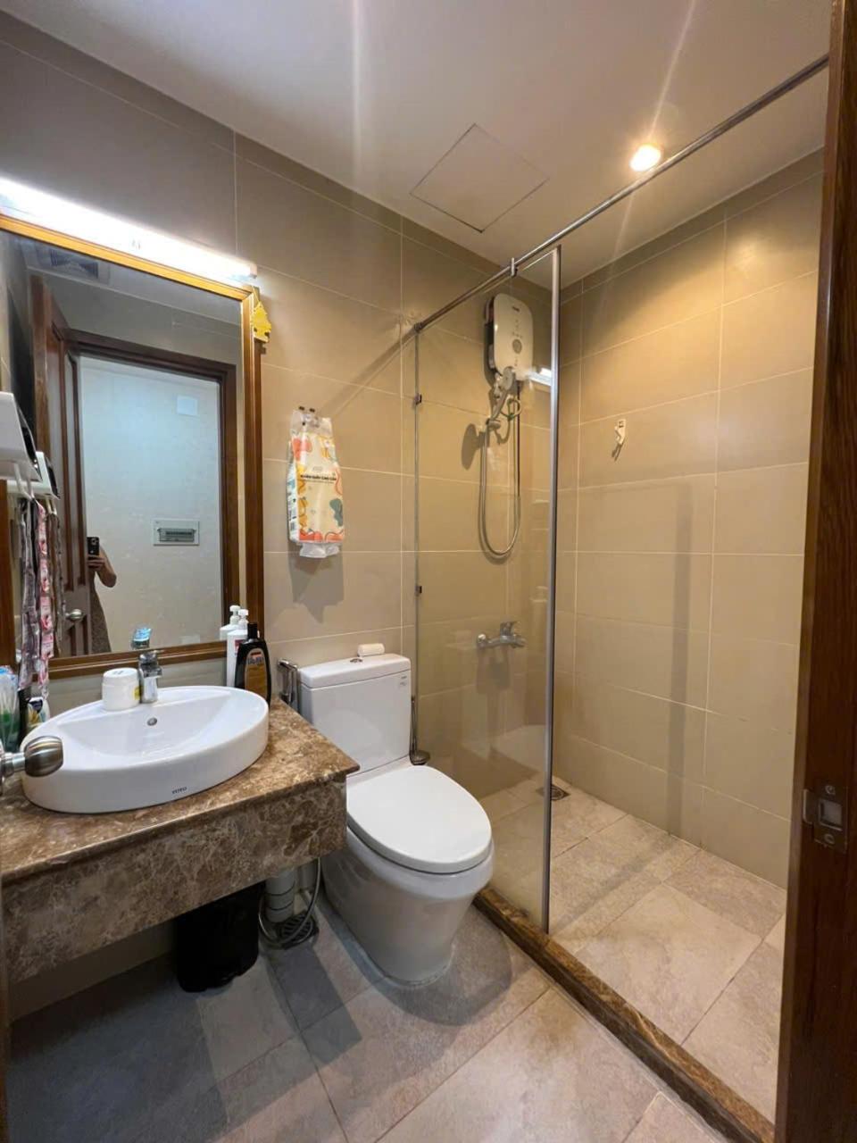 LeeVy Homestay Sky Center