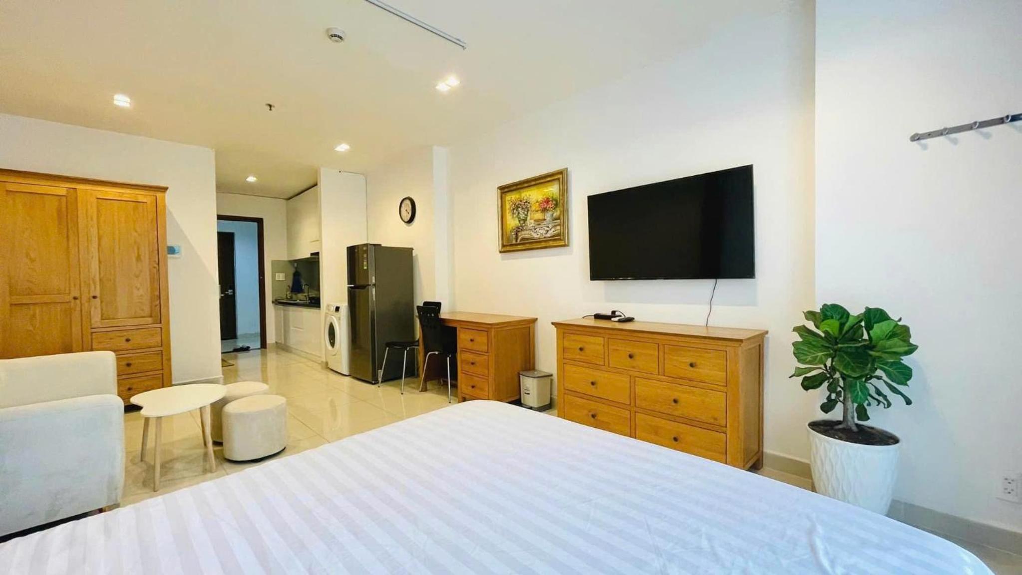 LeeVy Homestay Sky Center