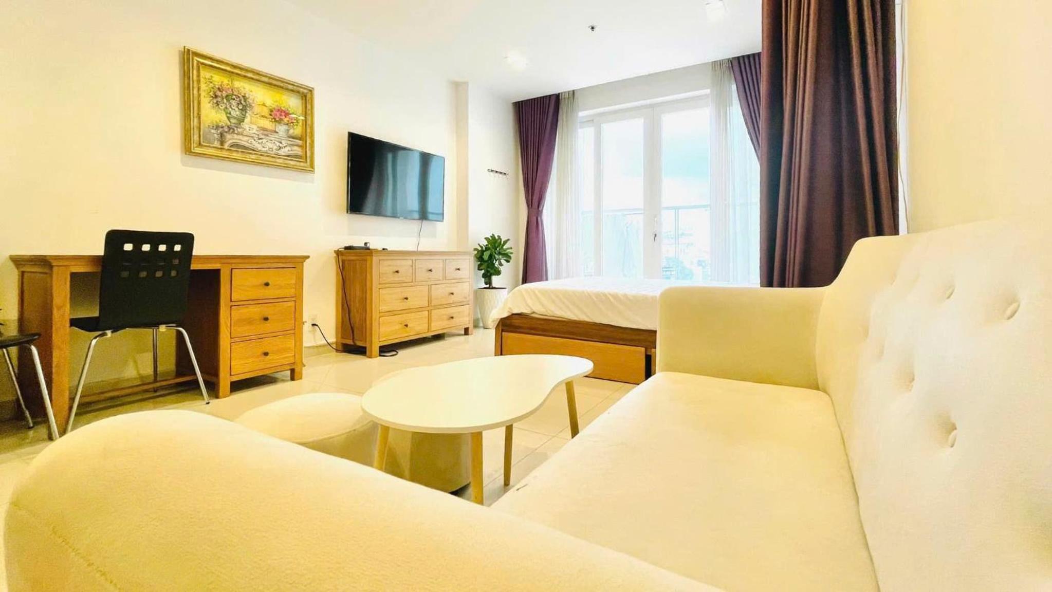 LeeVy Homestay Sky Center
