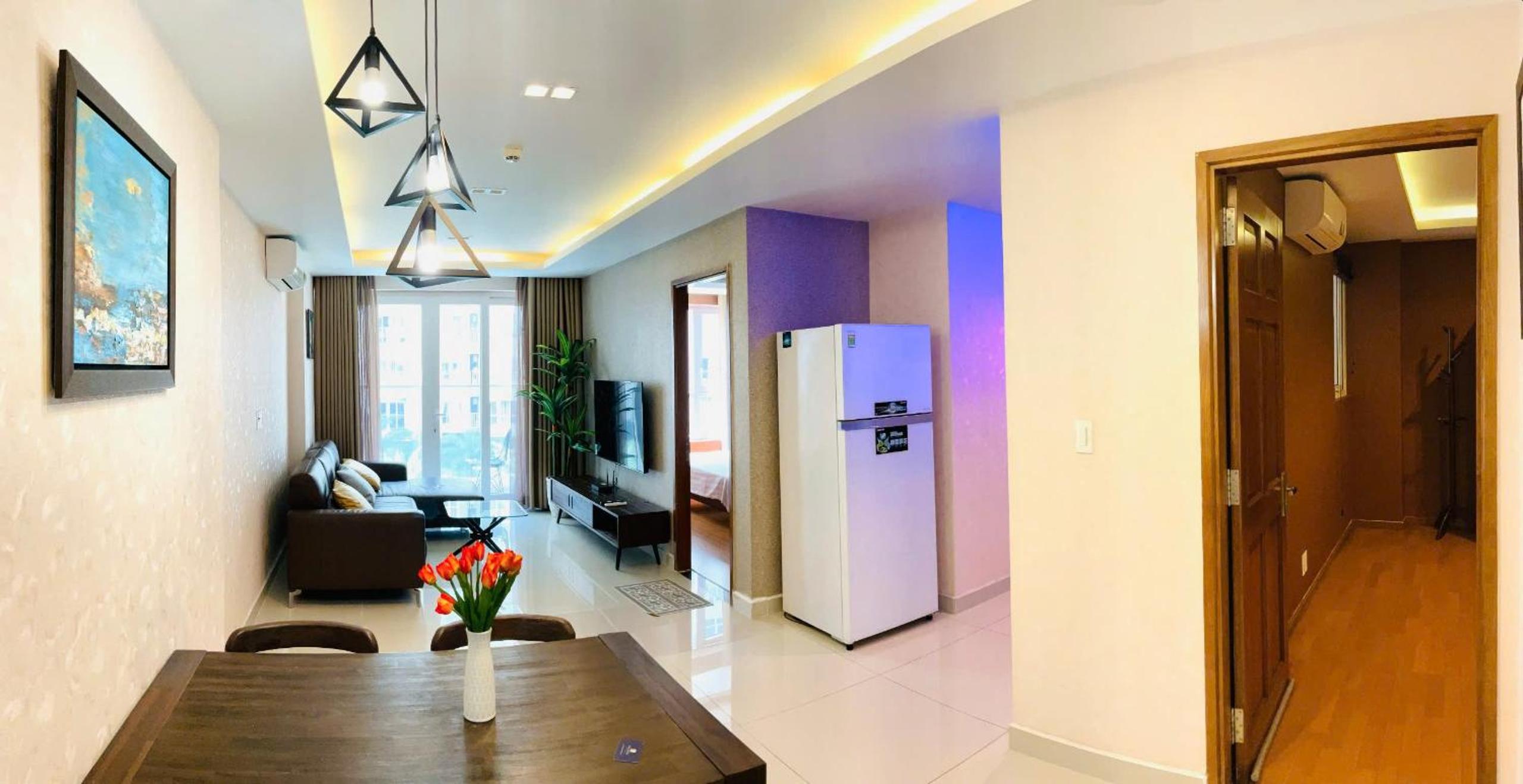 LeeVy Homestay Sky Center