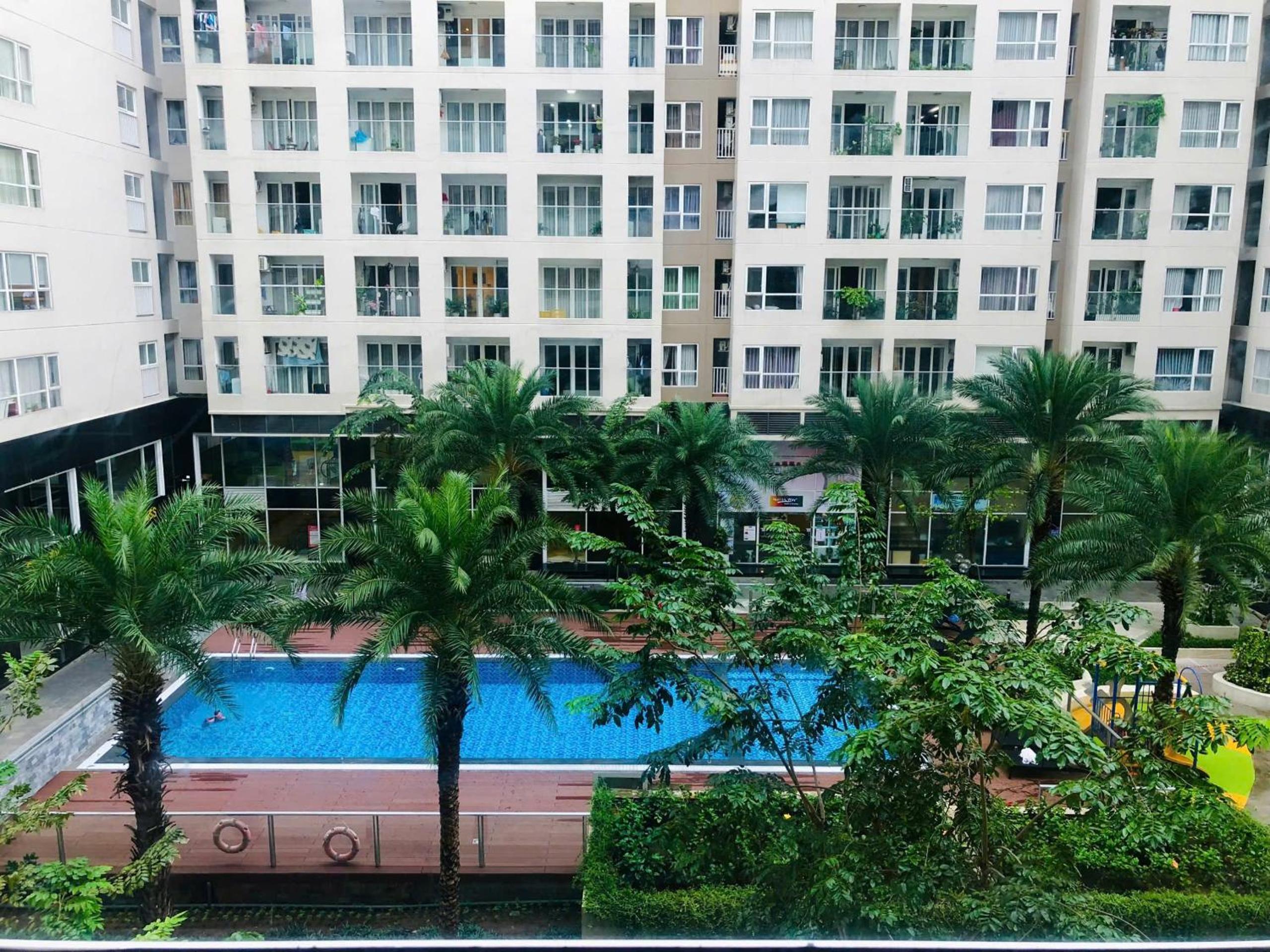 LeeVy Homestay Sky Center