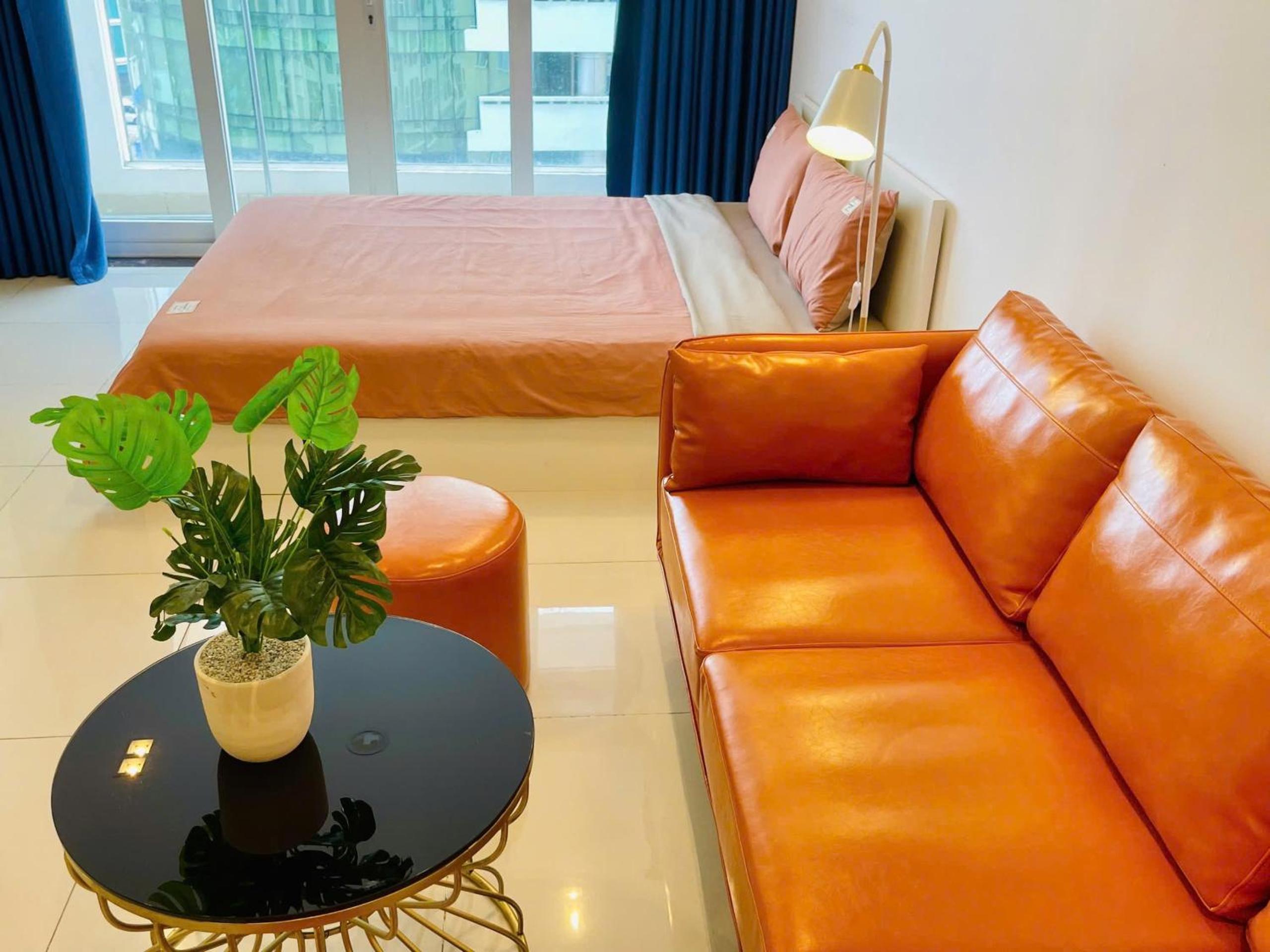 LeeVy Homestay Sky Center