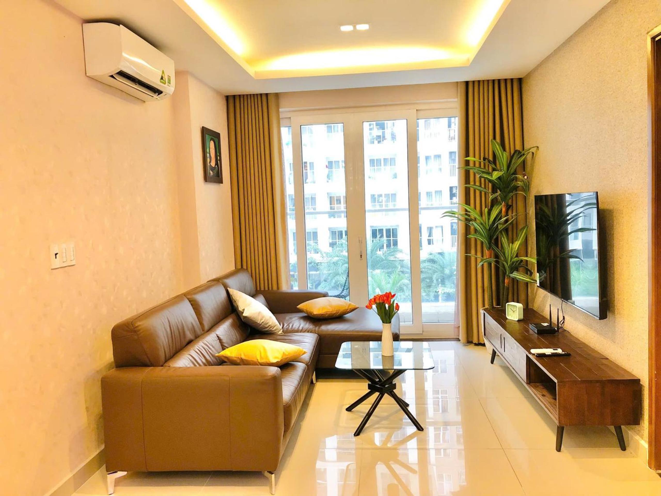 LeeVy Homestay Sky Center