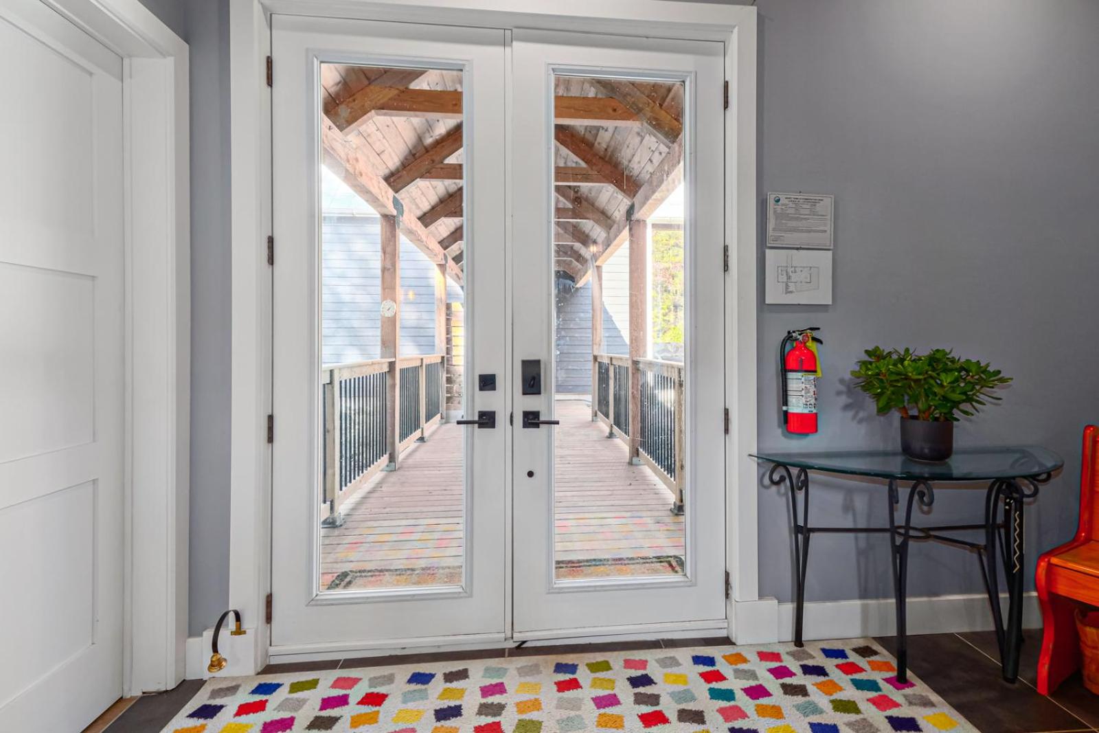 Hotel Sweet Woods Hill - Image 1