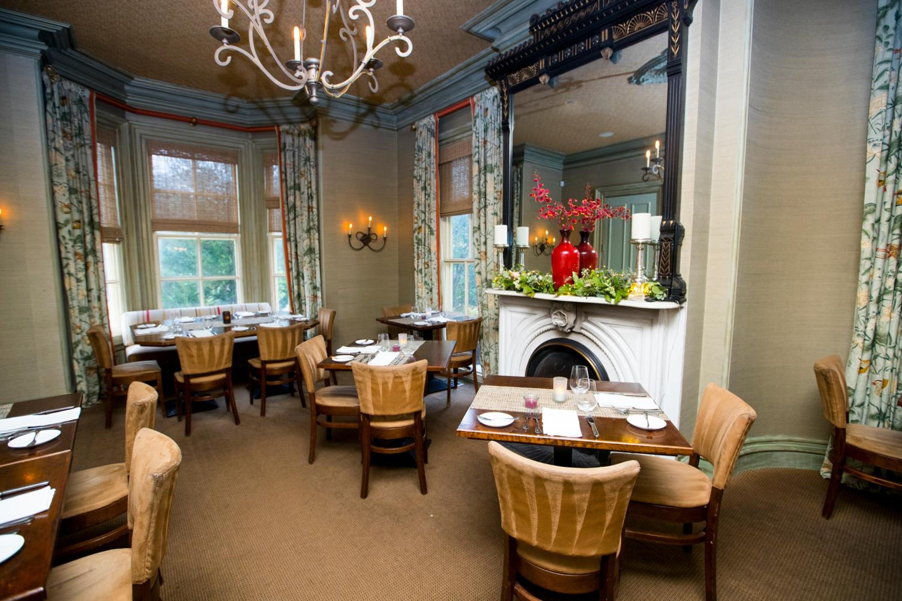 Jedediah Hawkins Inn