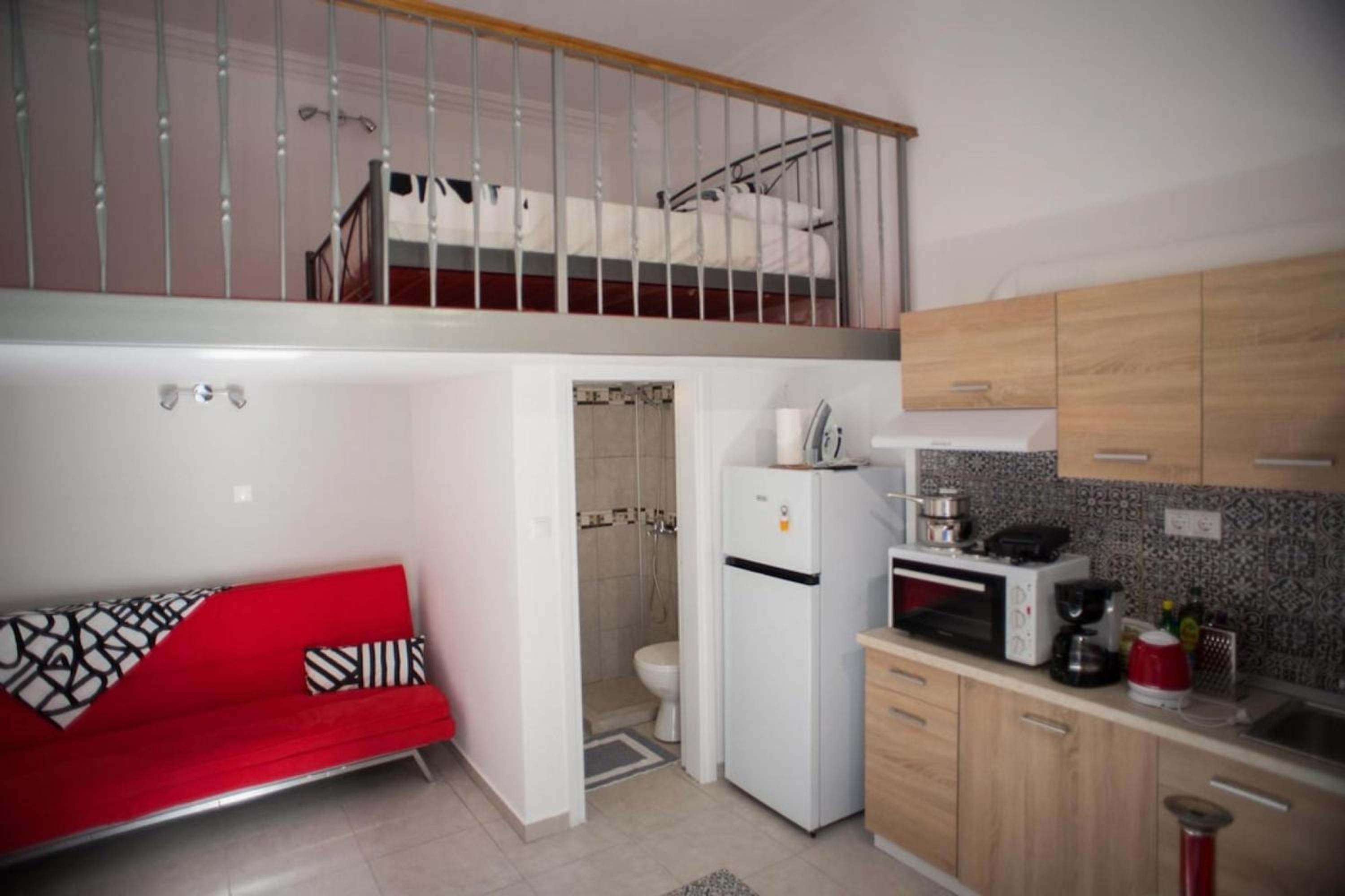 Aimou Studio's Apartment's