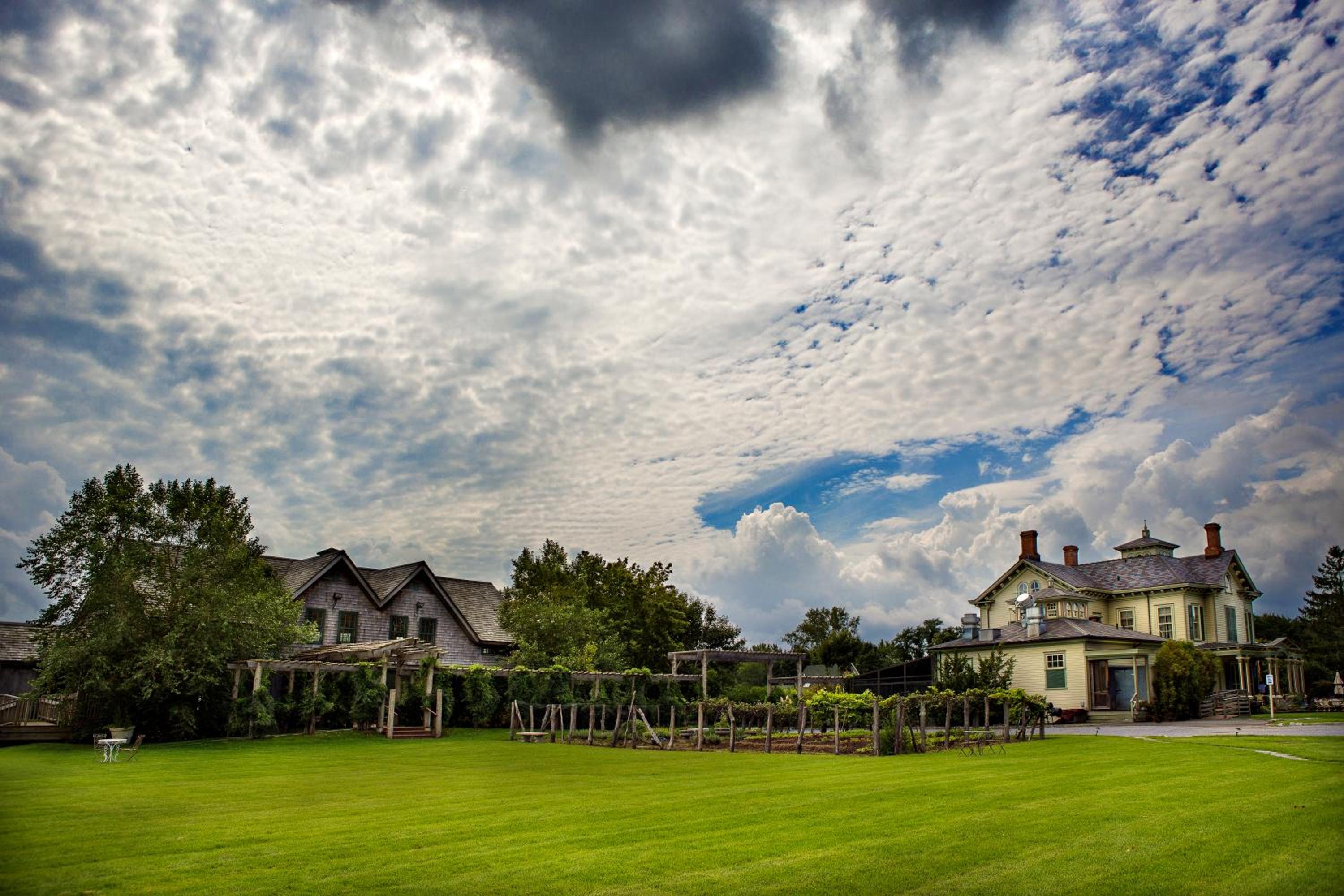 Jedediah Hawkins Inn