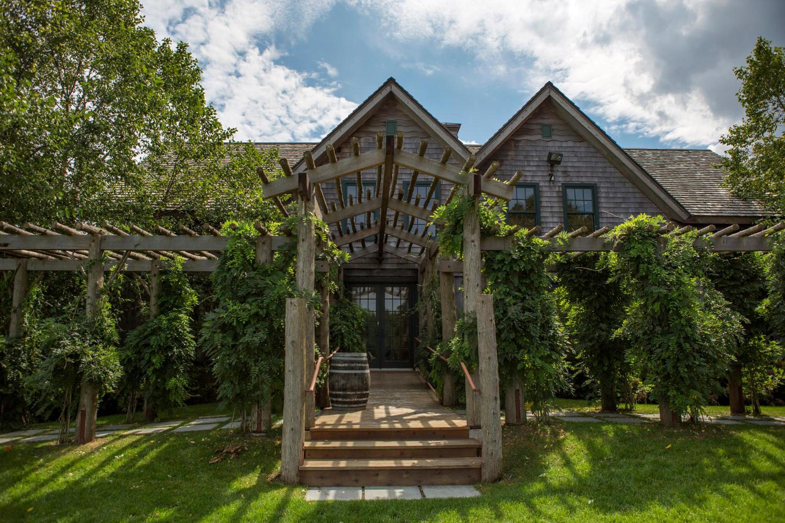 Jedediah Hawkins Inn
