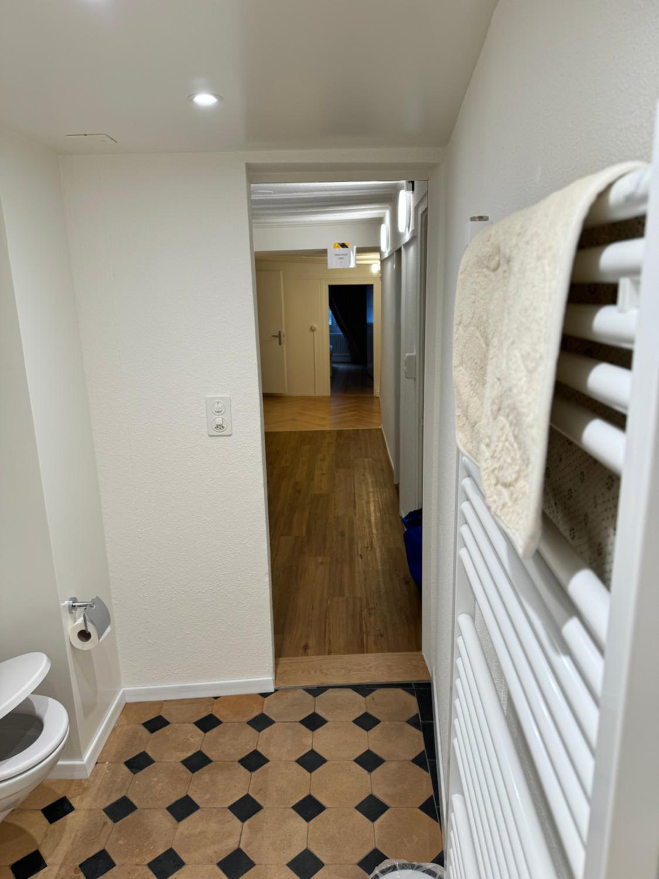 Cozy City Center, 4 Bedroom, New Kitchen, 120sq, 5min walk to Main Station