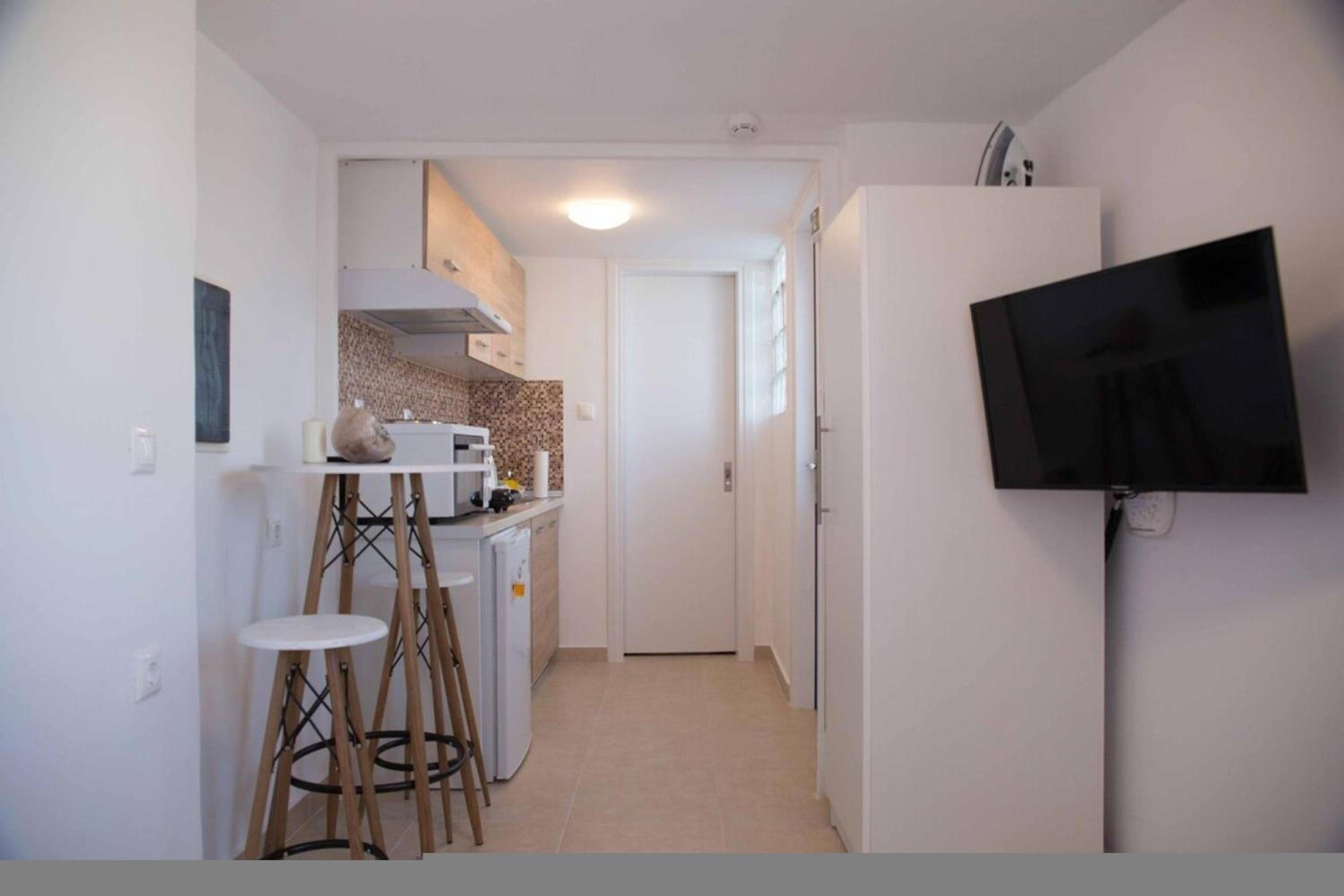 Aimou Studio's Apartment's