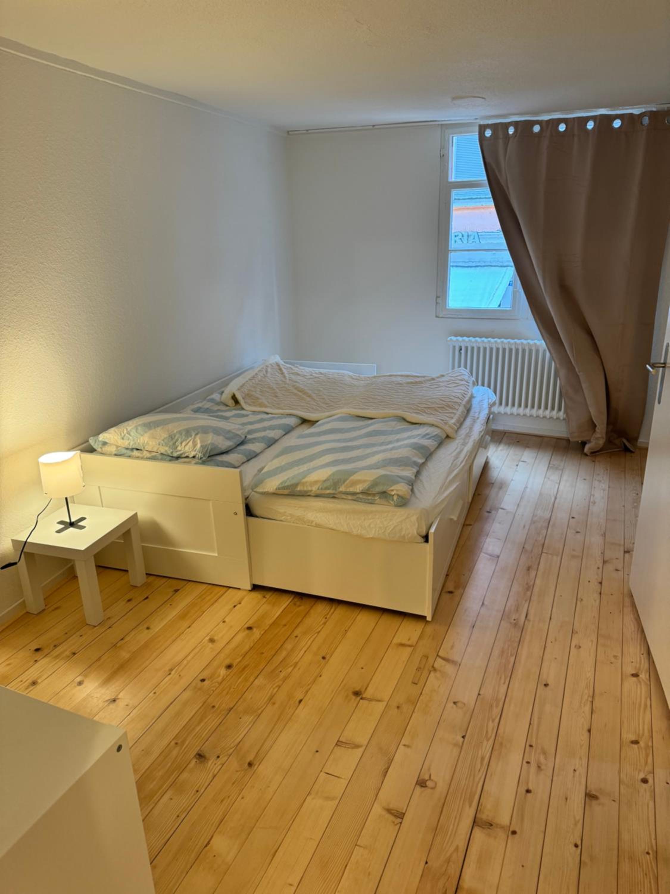 Cozy City Center, 4 Bedroom, New Kitchen, 120sq, 5min walk to Main Station