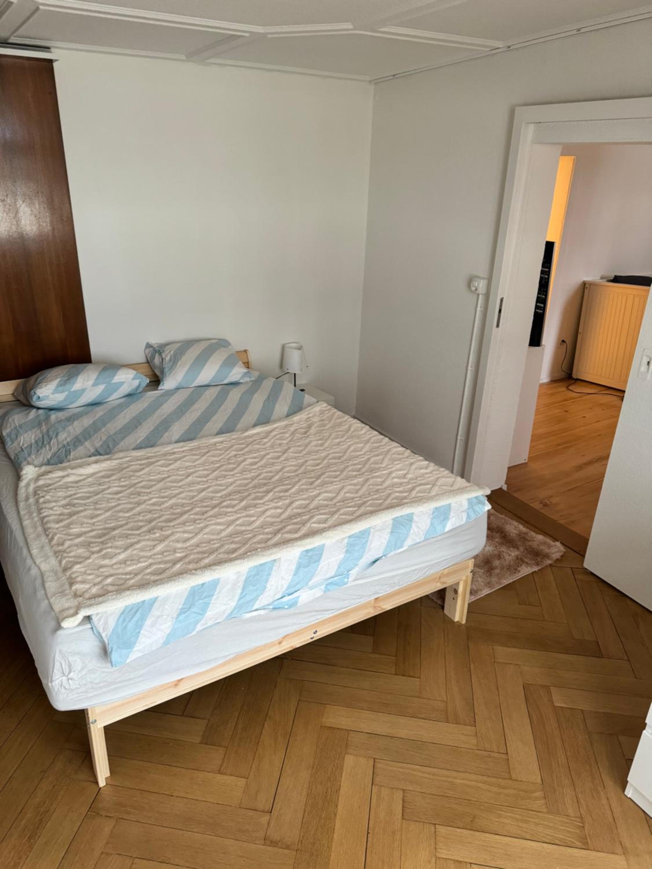 Cozy City Center, 4 Bedroom, New Kitchen, 120sq, 5min walk to Main Station