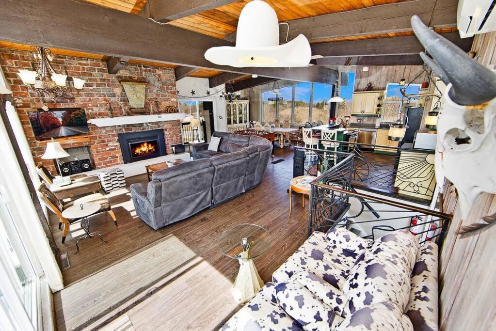 Blue Mountain Chalet by Southwestern Chalets