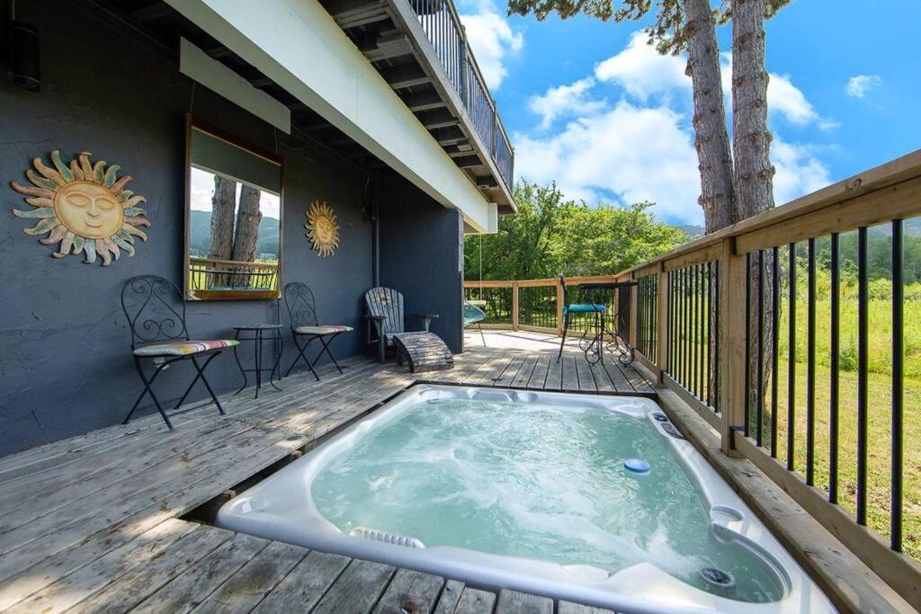 Blue Mountain Chalet by Southwestern Chalets