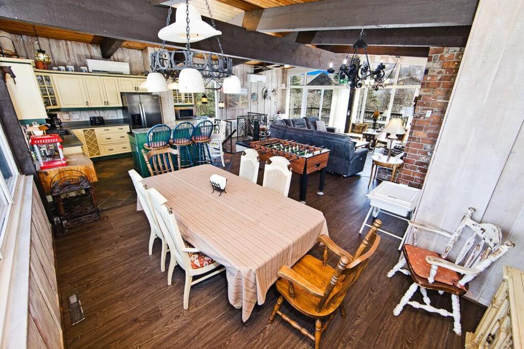 Blue Mountain Chalet by Southwestern Chalets
