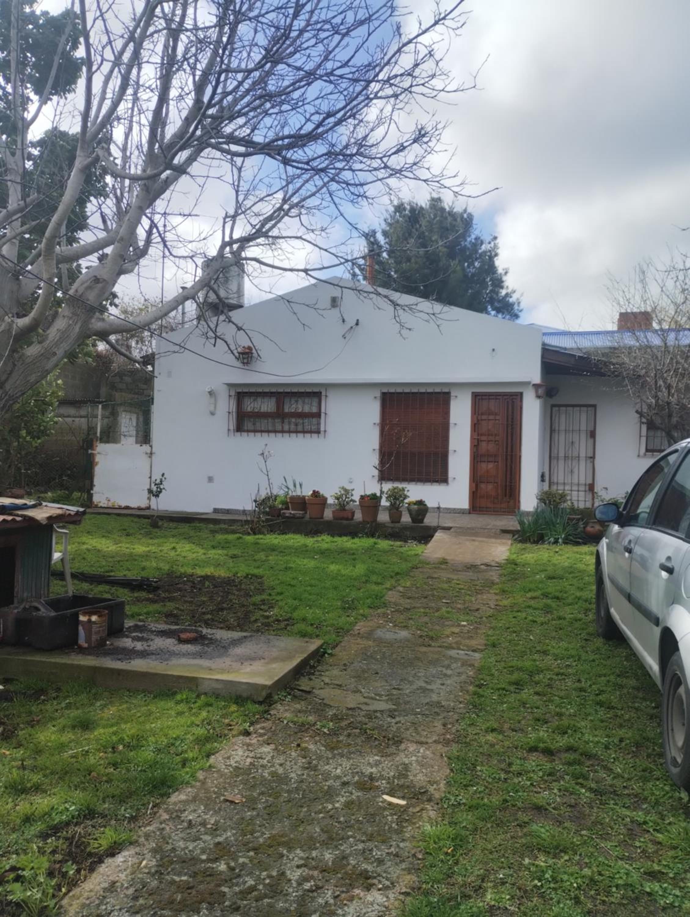 Para familias, lugar para guardar autos dentro de la propiedad