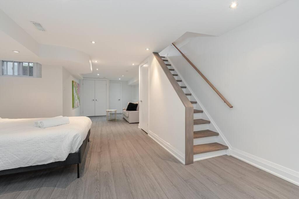Brand New Luxury 5 Bed Oasis in the Heart Downtown