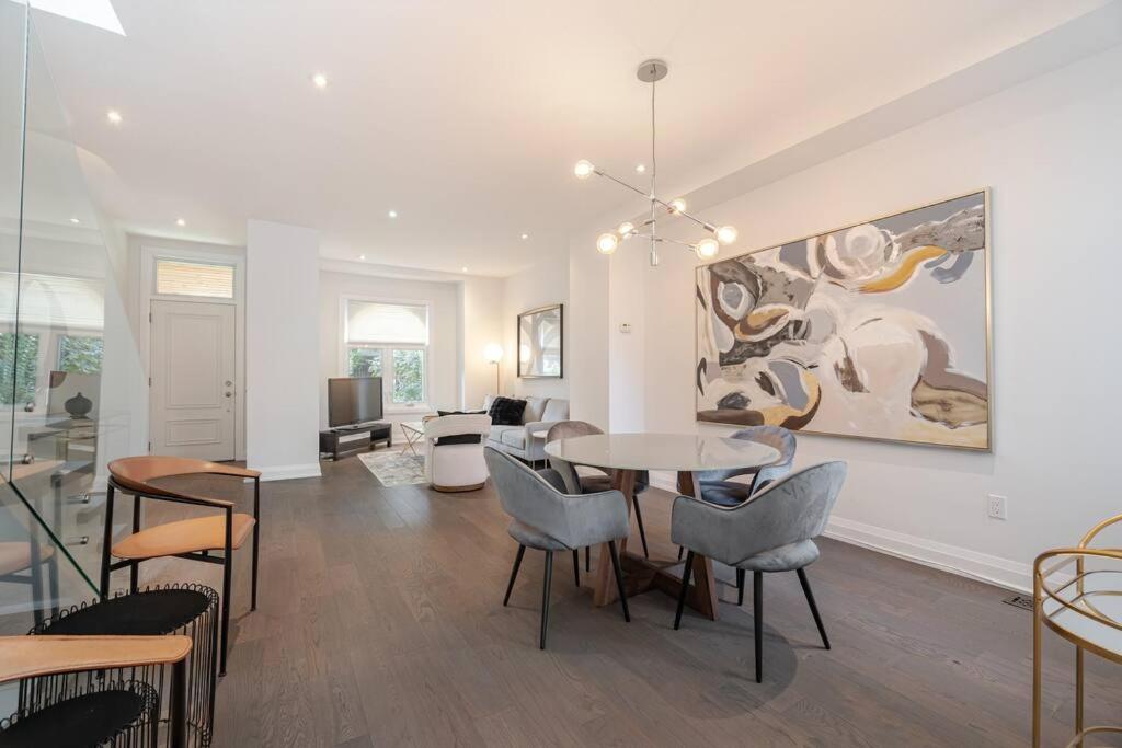 Brand New Luxury 5 Bed Oasis in the Heart Downtown