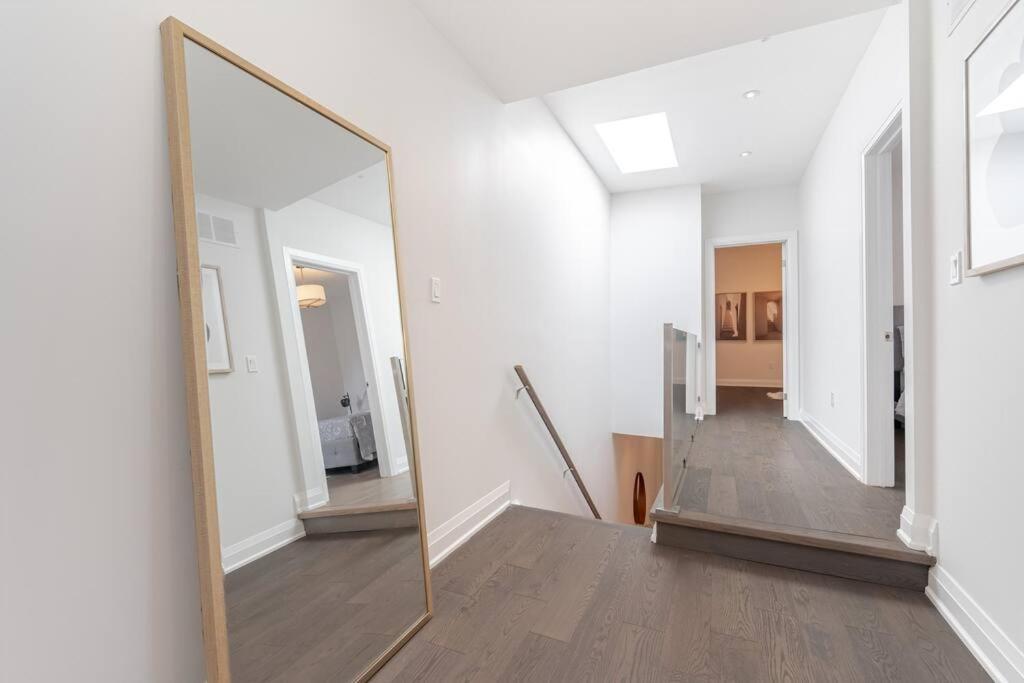 Brand New Luxury 5 Bed Oasis in the Heart Downtown
